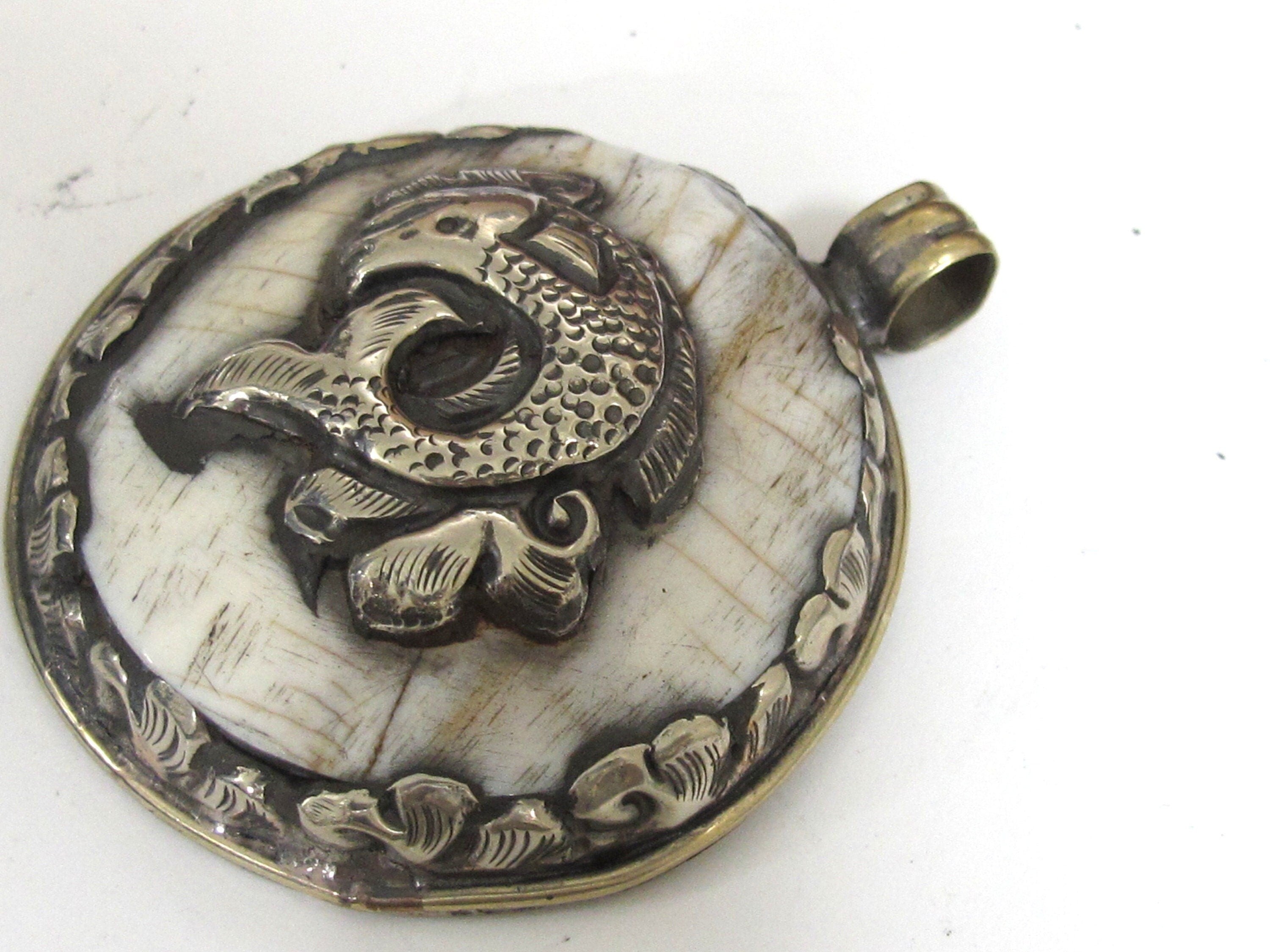 1 pendant - Large Ethnic Tibetan Nepal antiqued finish naga conch shell pendant with fish design - PM547H