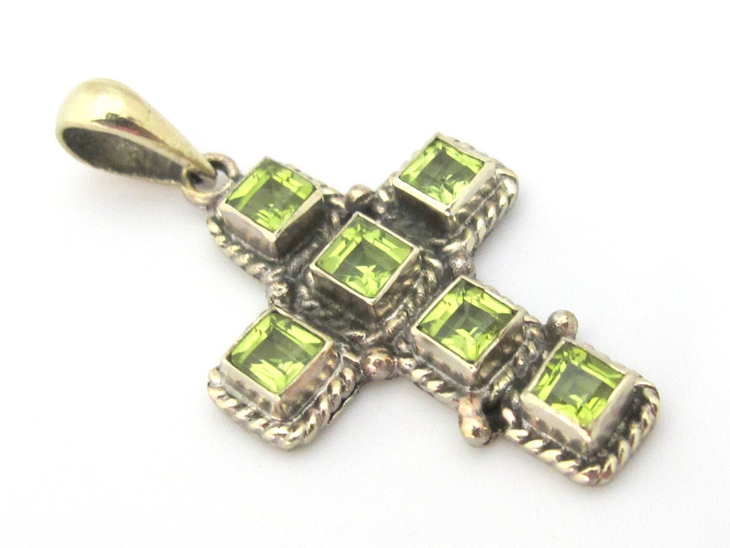 1 Pendant - Tibetan silver faceted green peridot gemstone cross pendant from Nepal - PM446B