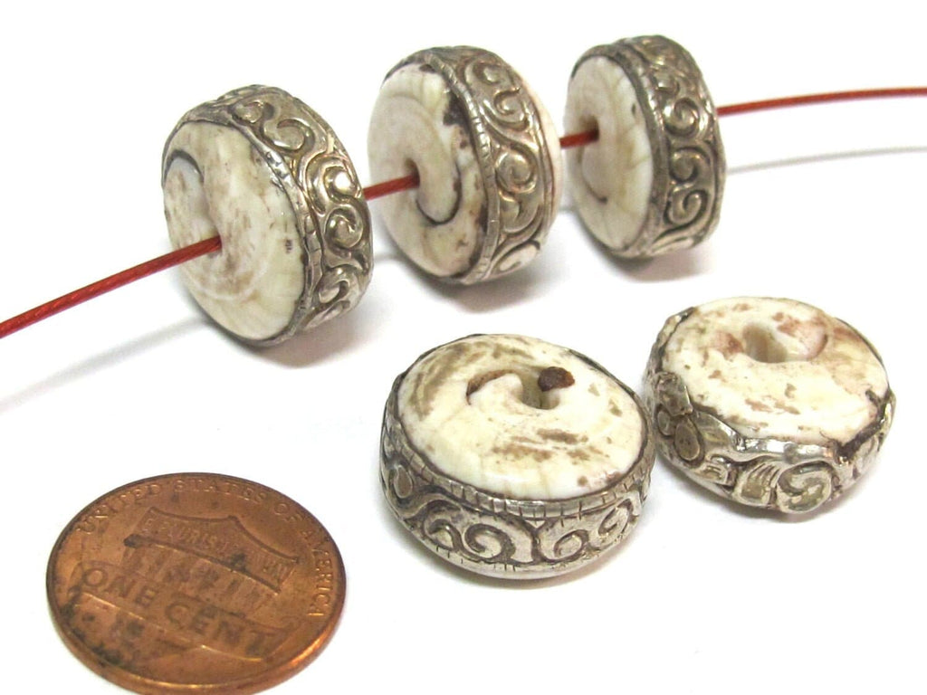 1 Bead - Round disc shape Tibetan silver encased tribal naga conch shell focal bead 17 - 18 mm wide - CH066