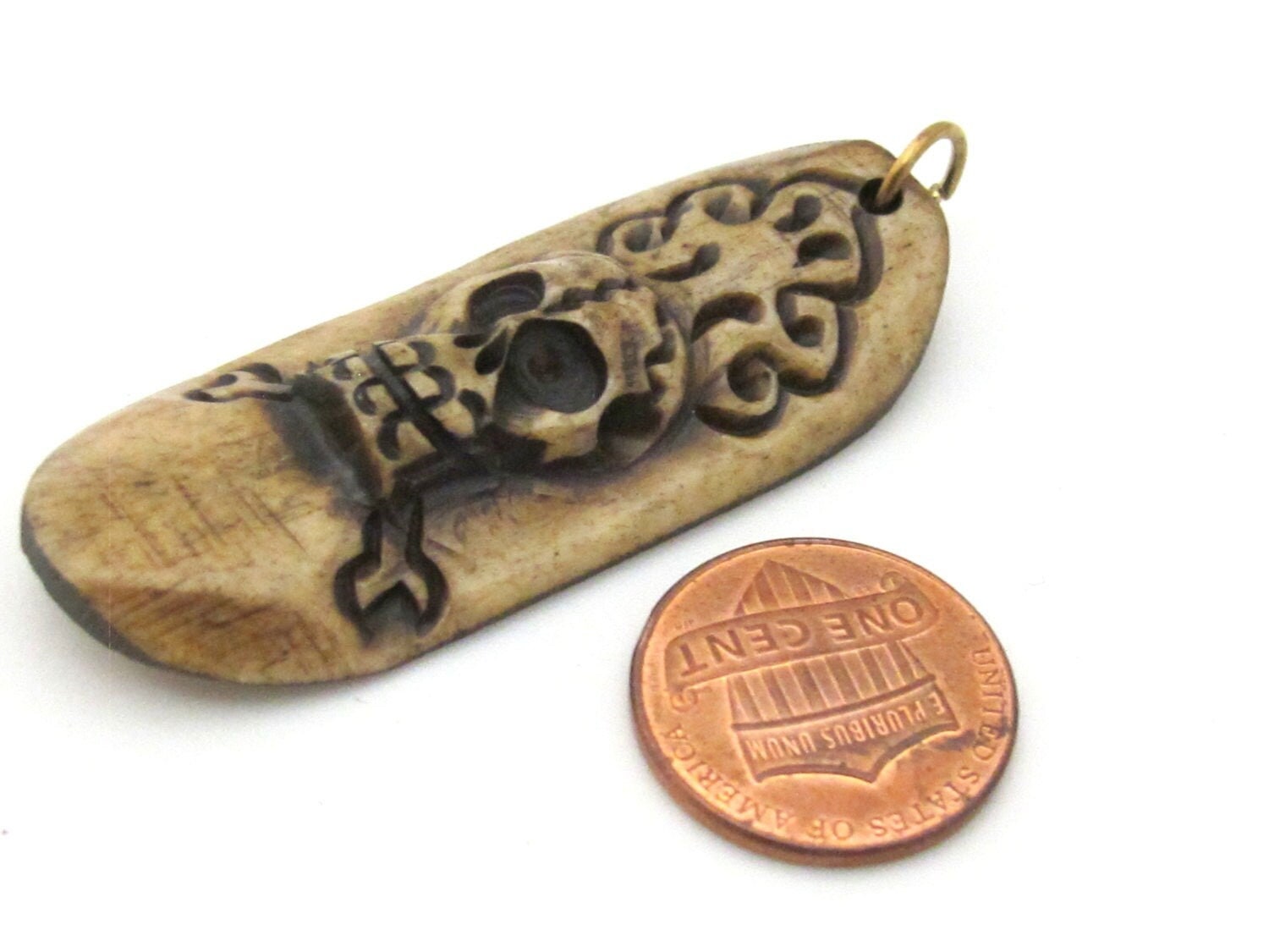 1 Pendant - Tibetan skull design carved convex bar shape cattle recycled cattle bone pendant from Nepal - PB106