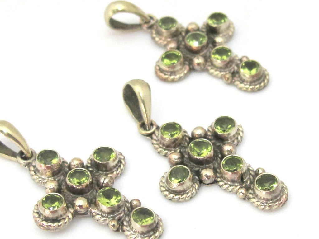 1 Pendant - Tibetan silver faceted green peridot gemstone cross pendant from Nepal - PM445A