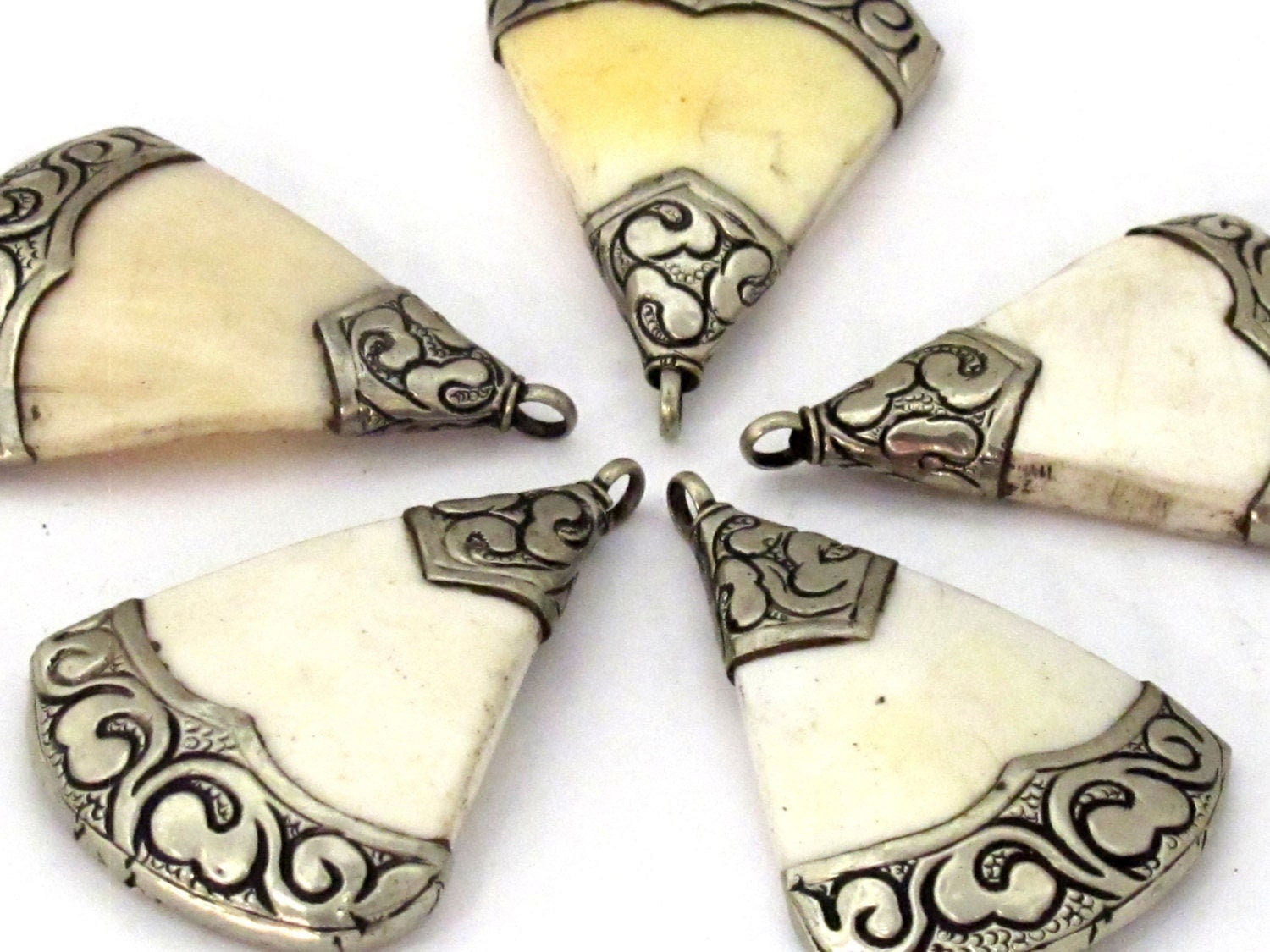 Triangle shape Tibetan silver encased naga conch shell pendant - 1 pendant - PM485