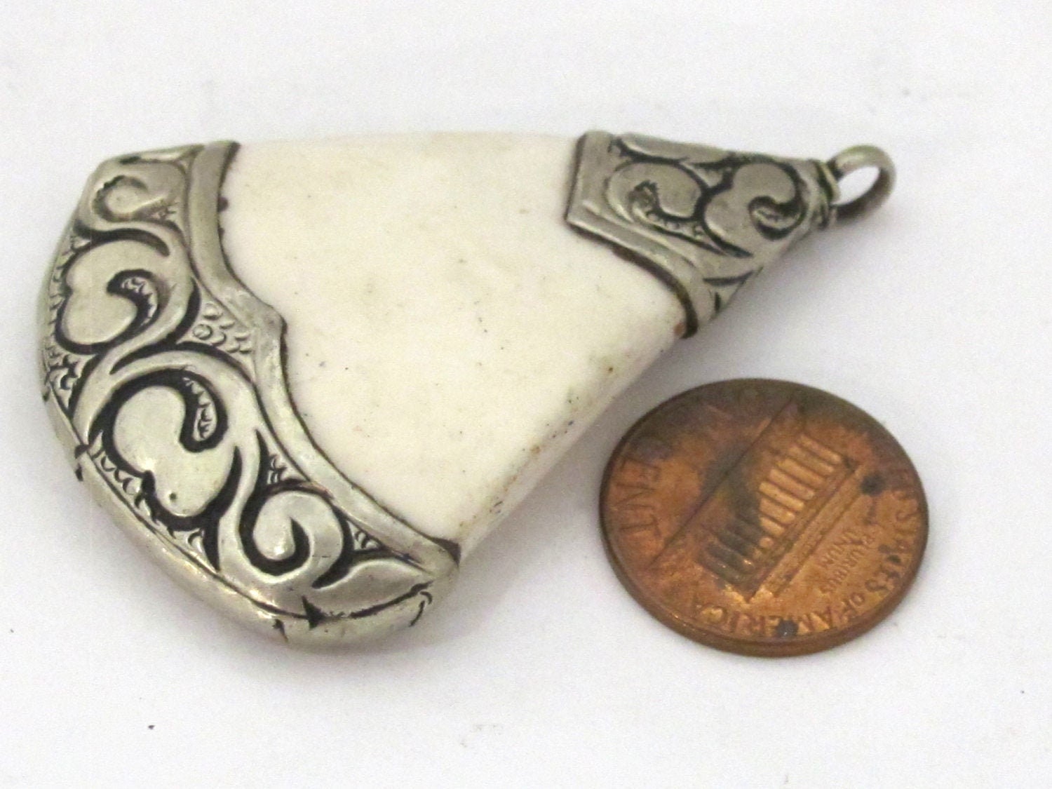 Triangle shape Tibetan silver encased naga conch shell pendant - 1 pendant - PM485