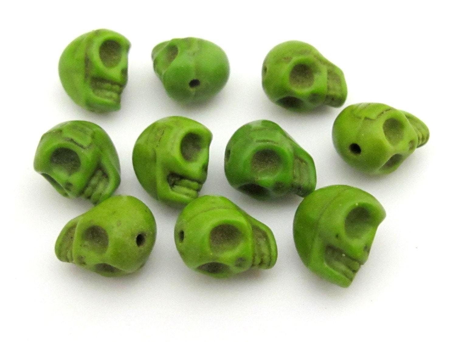 10 green howlite skull beads 10 mm x 8 mm - GM332