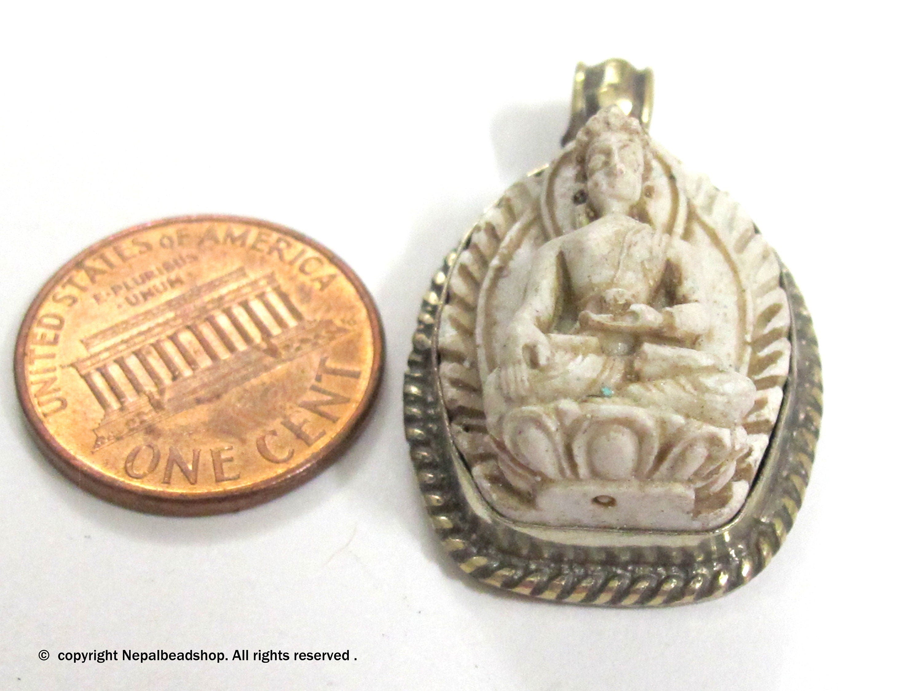 Small size cream color Tibetan Buddha pendant from Nepal - 1 pendant - PS005C