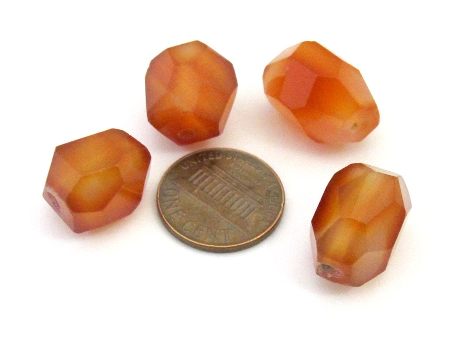 4 Beads - Faceted thick Carnelian Agate gemstone nugget beads - GM344
