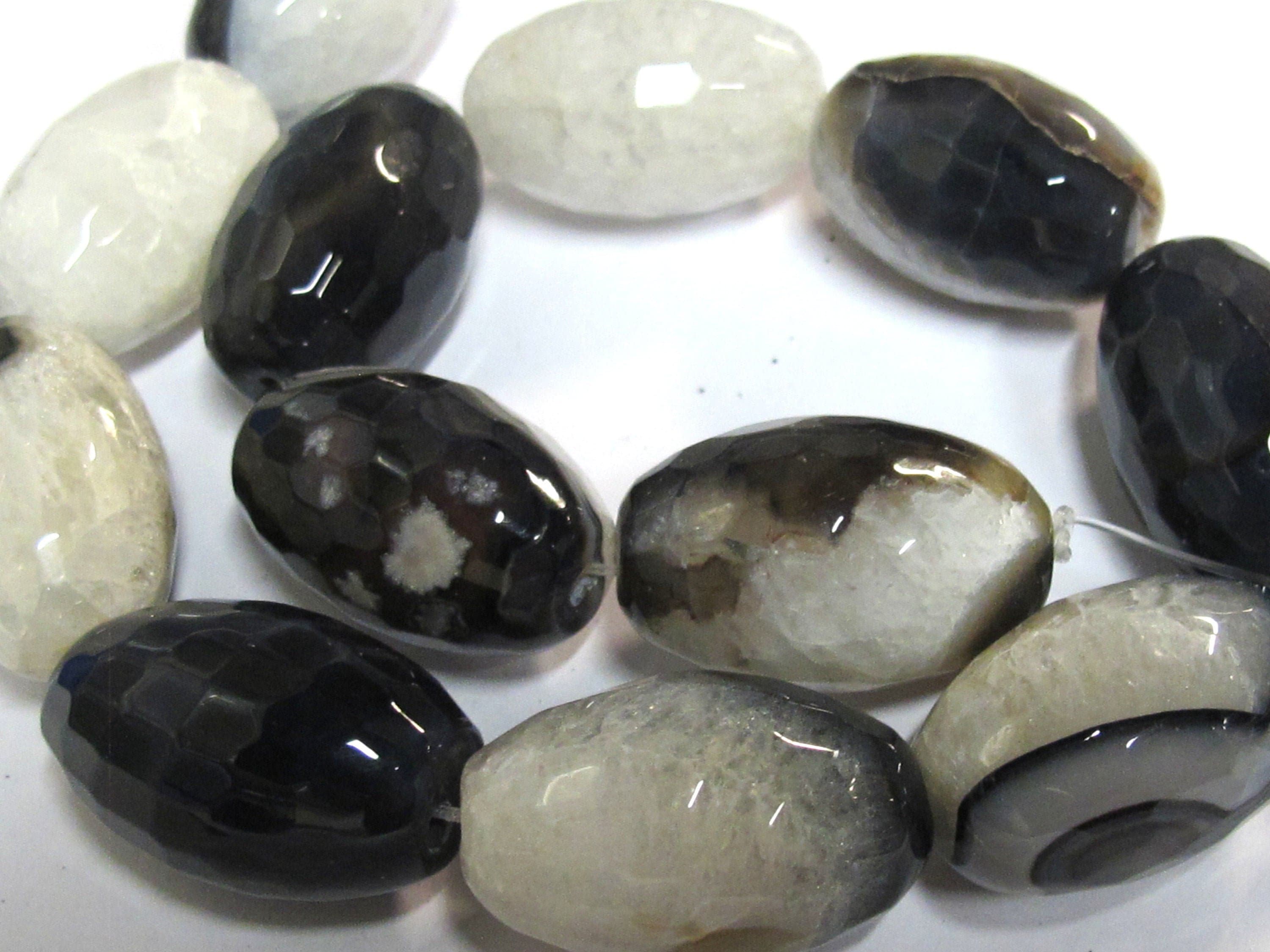 6 Beads - Faceted Large heavy size agate onyx black white grey color mix cylinder gemstone pendant beads lot - GM397C