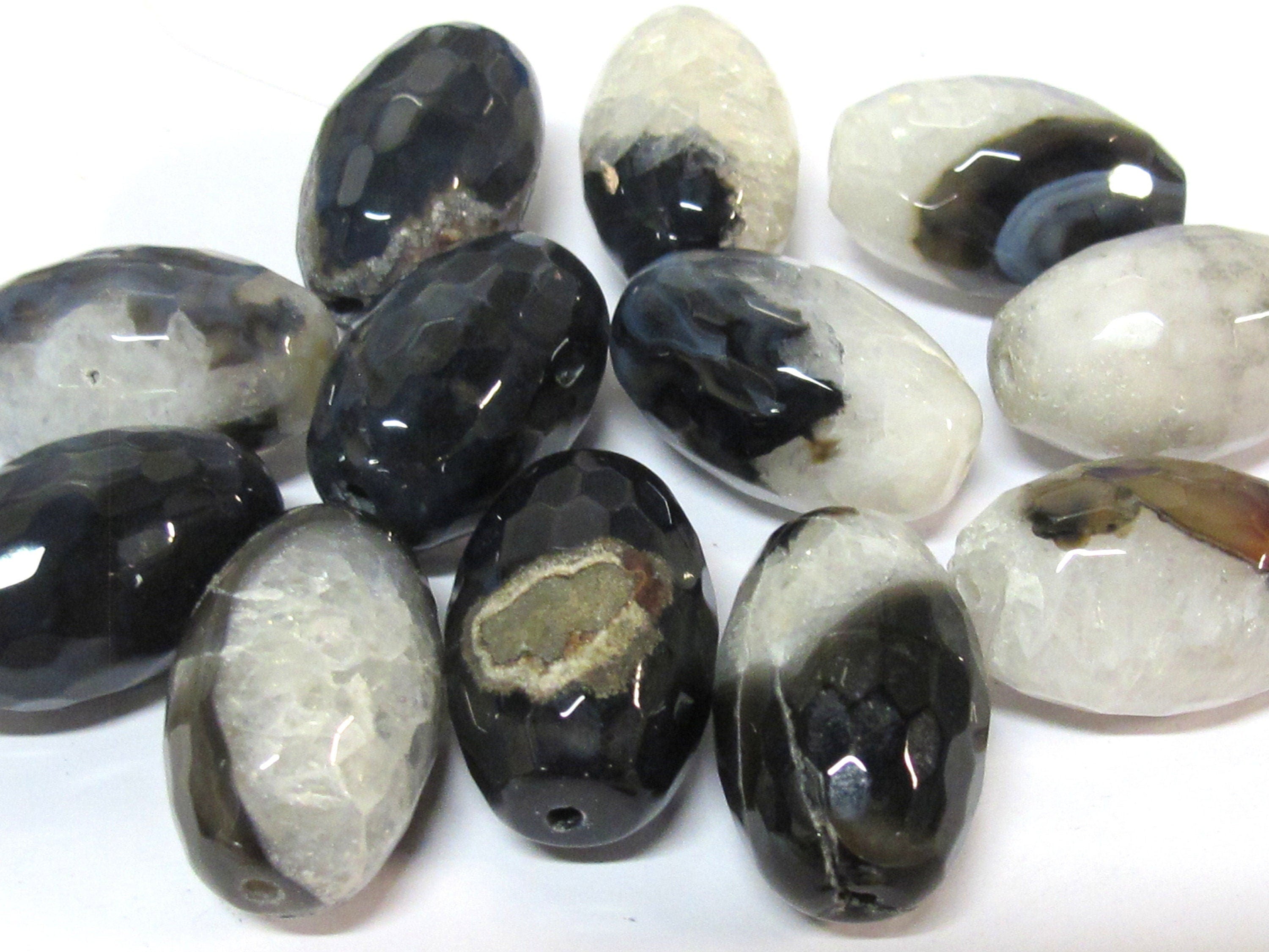 6 Beads - Faceted Large heavy size agate onyx black white grey color mix cylinder gemstone pendant beads lot - GM397C