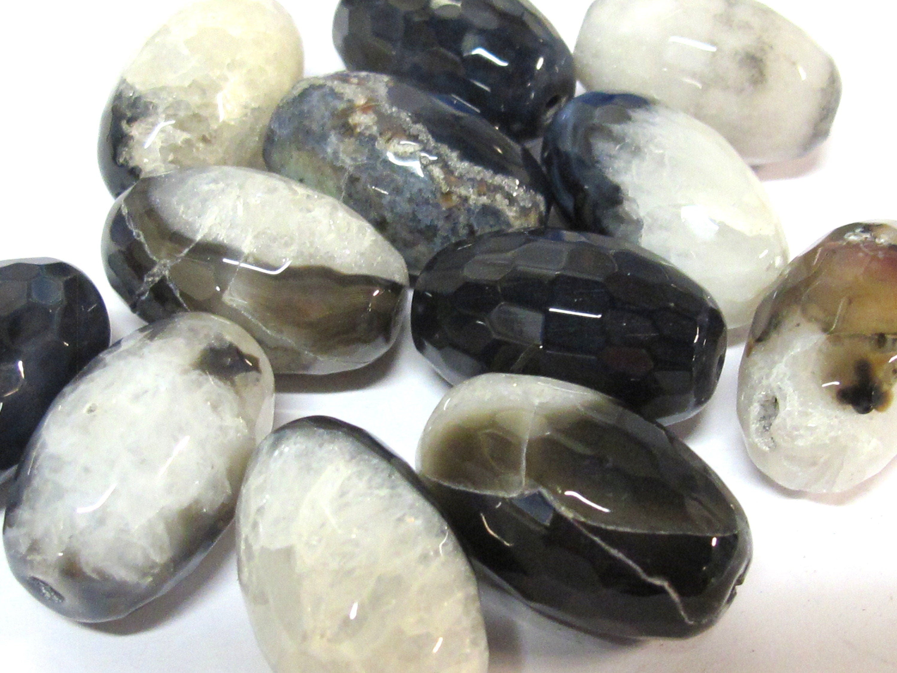 6 Beads - Faceted Large heavy size agate onyx black white grey color mix cylinder gemstone pendant beads lot - GM397C