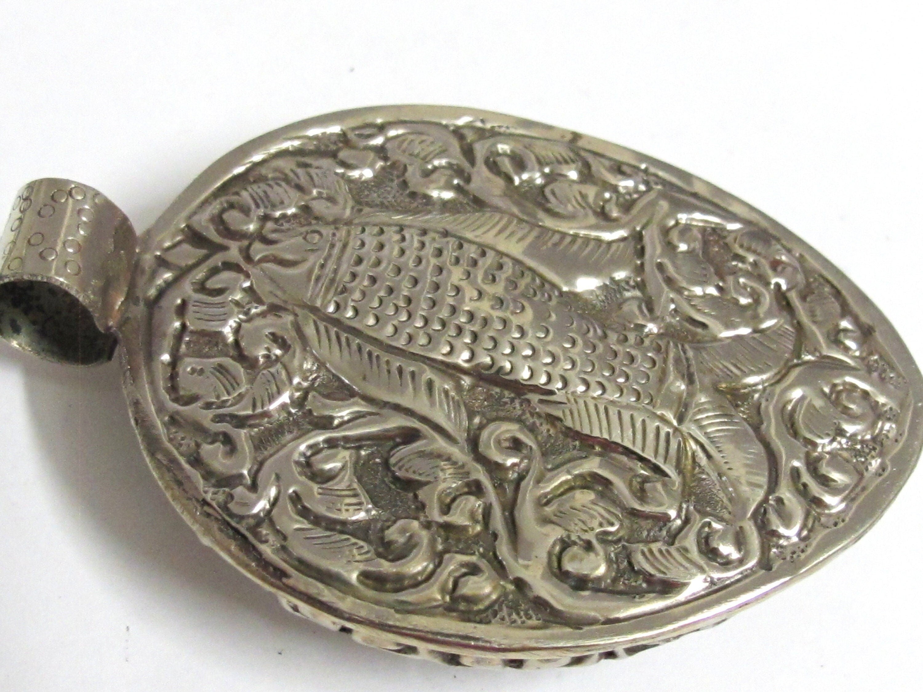 OOAK Tibetan dragon carved conch shell pendant Large heavy bold unique jewelry pendant with tibetan dragon carving Nepal pendants - PM458G