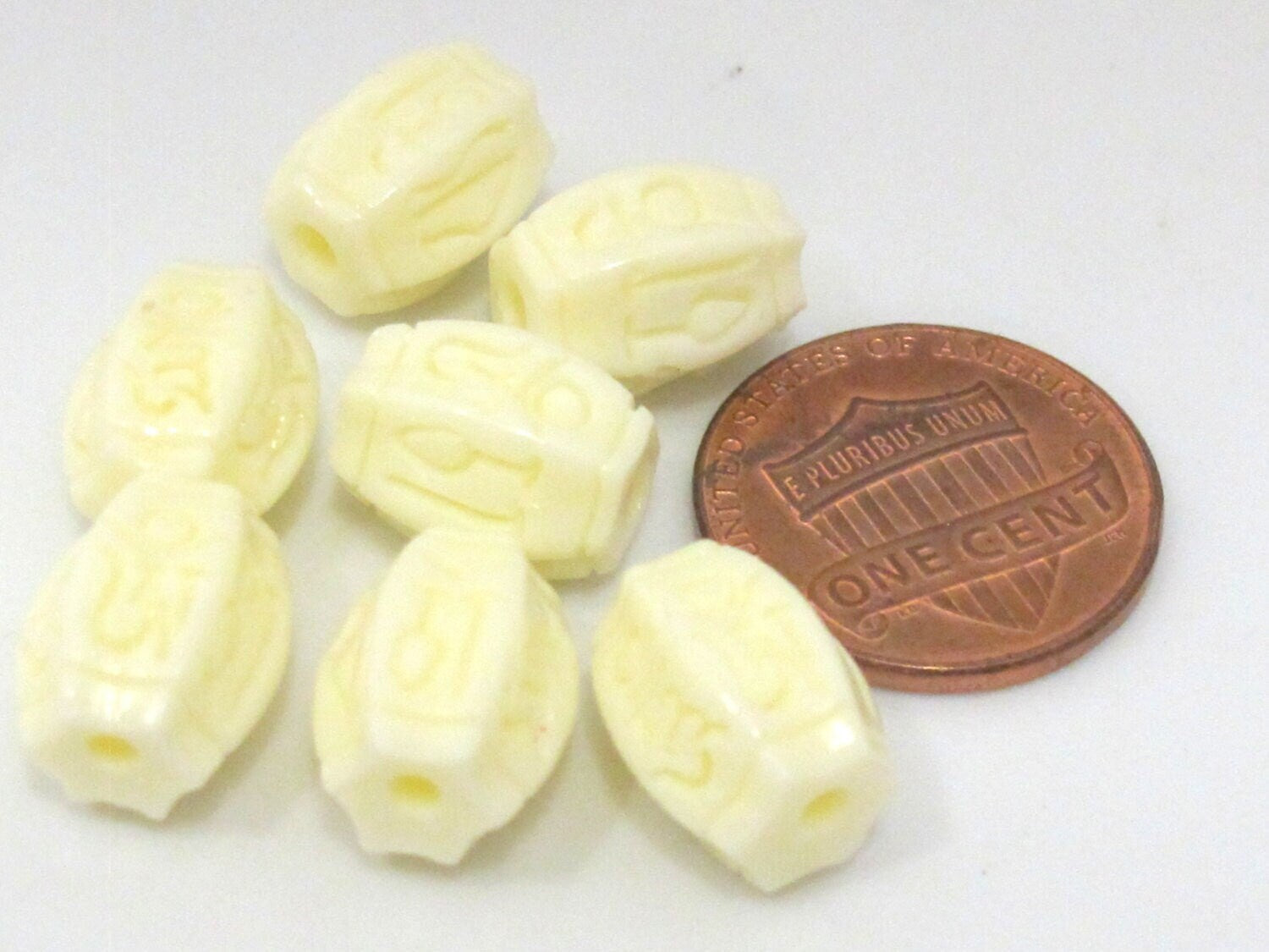 4 BEADS - Tibetan om mantra cream white color hexagon melon cut resin beads 12 mm x 10 mm - BD919