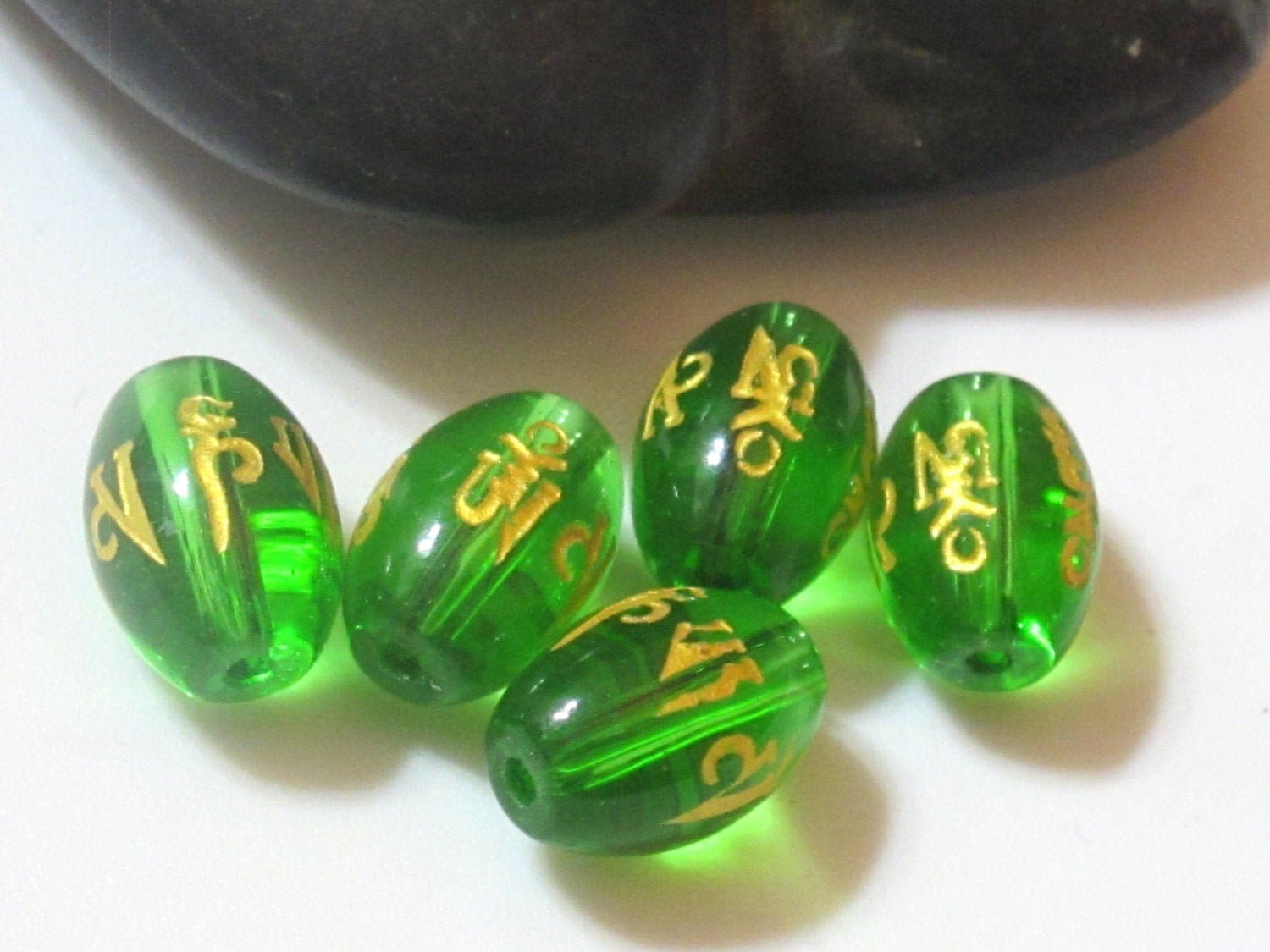 Bicone rice shape Tibetan om mantra etched green quartz beads 12 mm - 4 beads - GM257