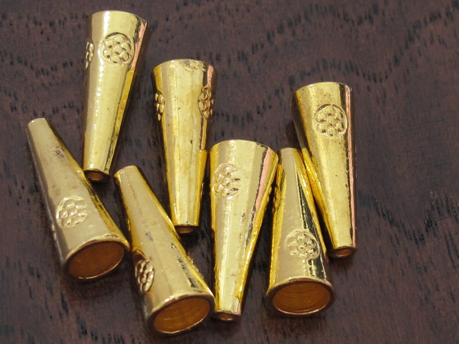 8 BEADS - Floral design gold color plated cone beads - BD511