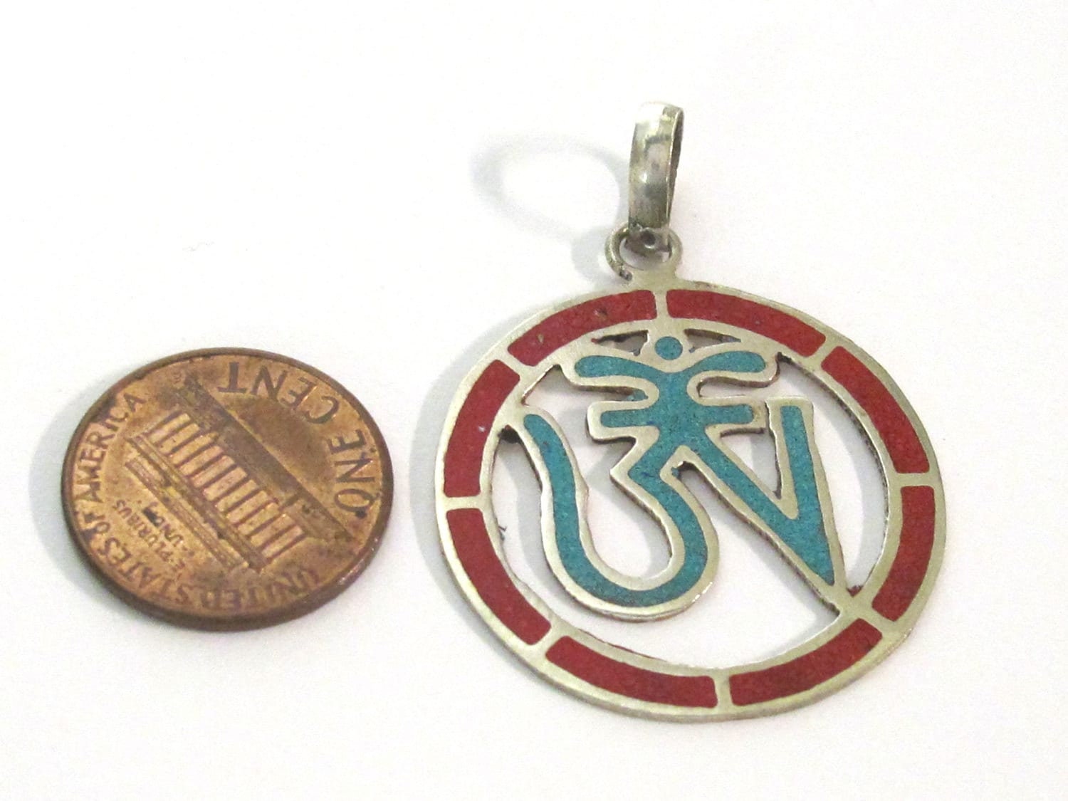 1 pendant - Tibetan Om Round shape with turquoise inlay - PM540A