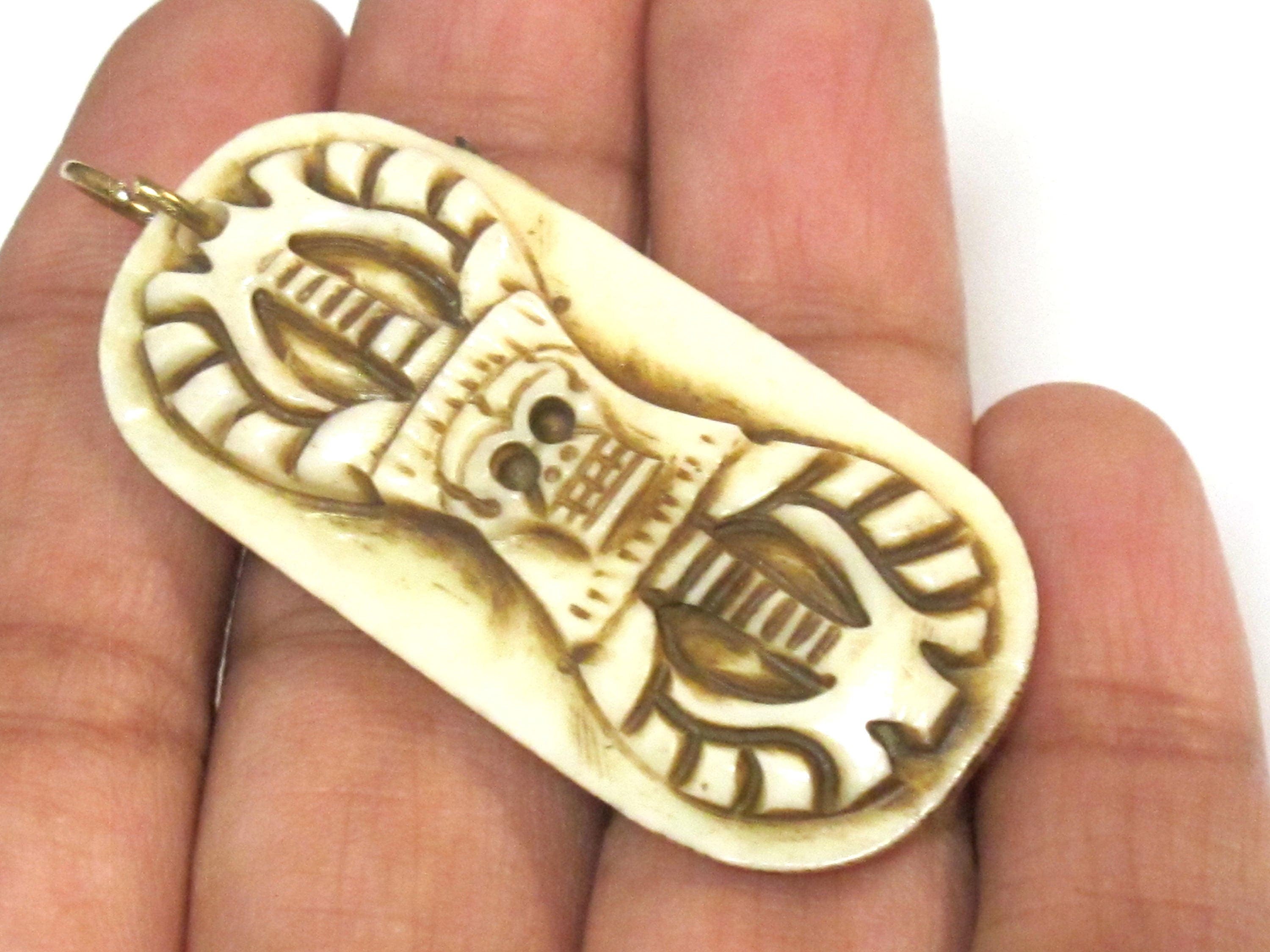 1 Pendant - Tibetan dorje with skull design carved bar shape recycled cattle bone pendant from Nepal - PB115