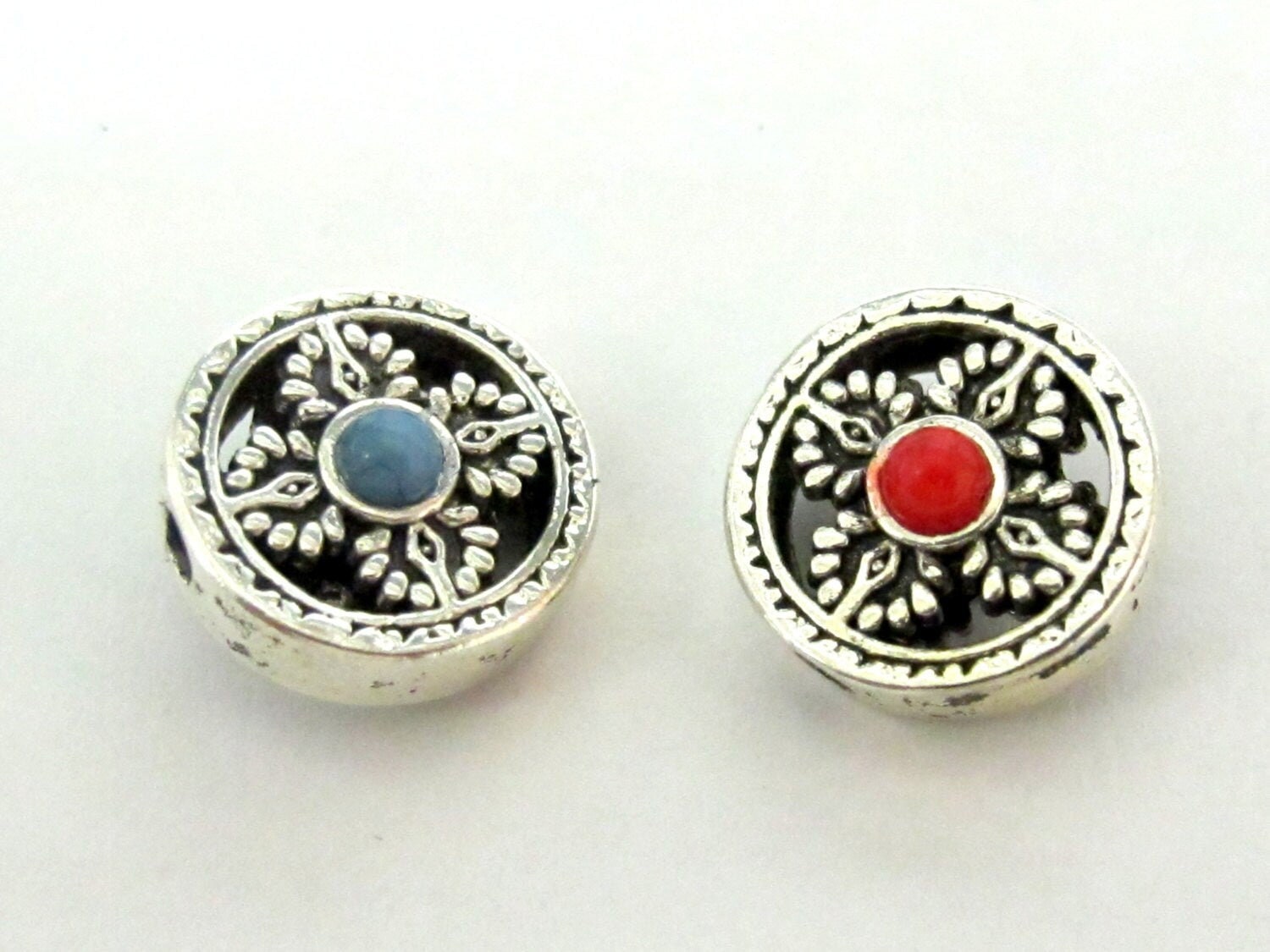 2 BEADS - Reversible Double dorje symbol silver tone plated round disc beads for mala making 15 mm - BD769