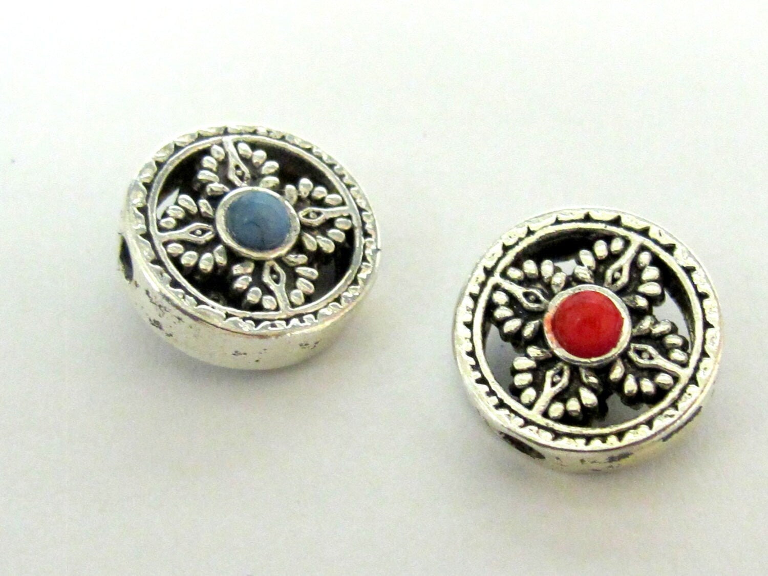 2 BEADS - Reversible Double dorje symbol silver tone plated round disc beads for mala making 15 mm - BD769