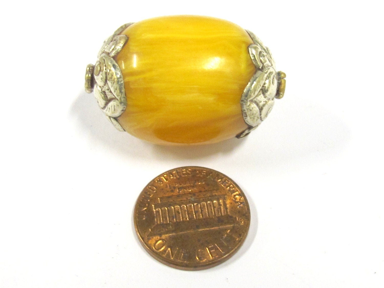1 BEAD - Large Thick copal resin tibetan silver capped bead - BD819