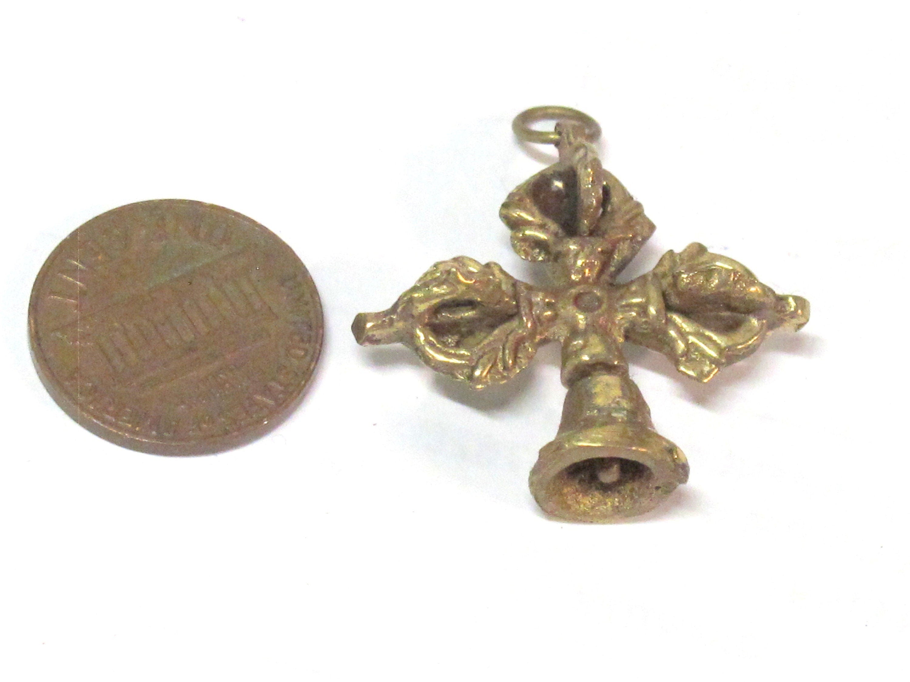 1 Pendant - Ethnic small medium size Tibetan Dorje solid brass pendant from Nepal - CP136