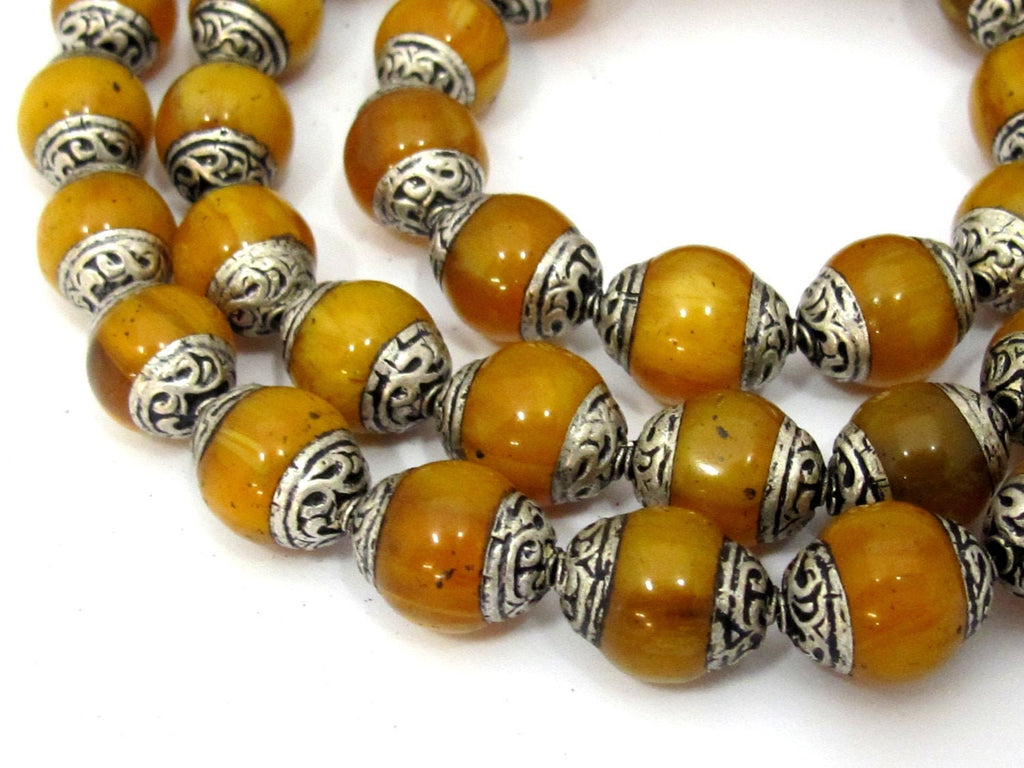4 BEADS - Tibetan beads - Tibetan copal resin silver capped beads - BD587E