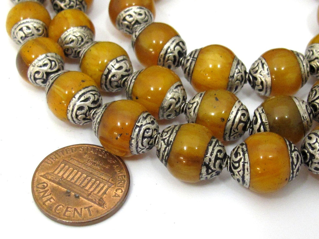 4 BEADS - Tibetan beads - Tibetan copal resin silver capped beads - BD587E