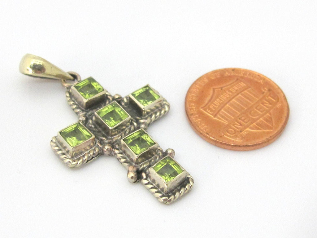 1 Pendant - Tibetan silver faceted green peridot gemstone cross pendant from Nepal - PM446B