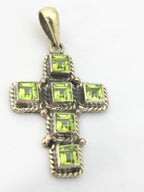 1 Pendant - Tibetan silver faceted green peridot gemstone cross pendant from Nepal - PM446B
