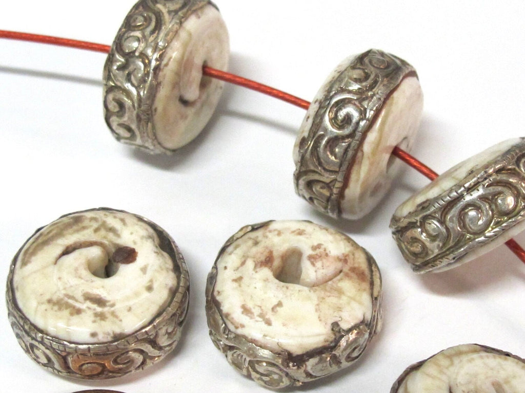 1 Bead - Round disc shape Tibetan silver encased tribal naga conch shell focal bead 17 - 18 mm wide - CH066
