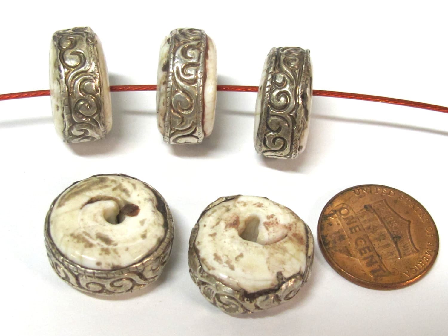 1 Bead - Round disc shape Tibetan silver encased tribal naga conch shell focal bead 17 - 18 mm wide - CH066