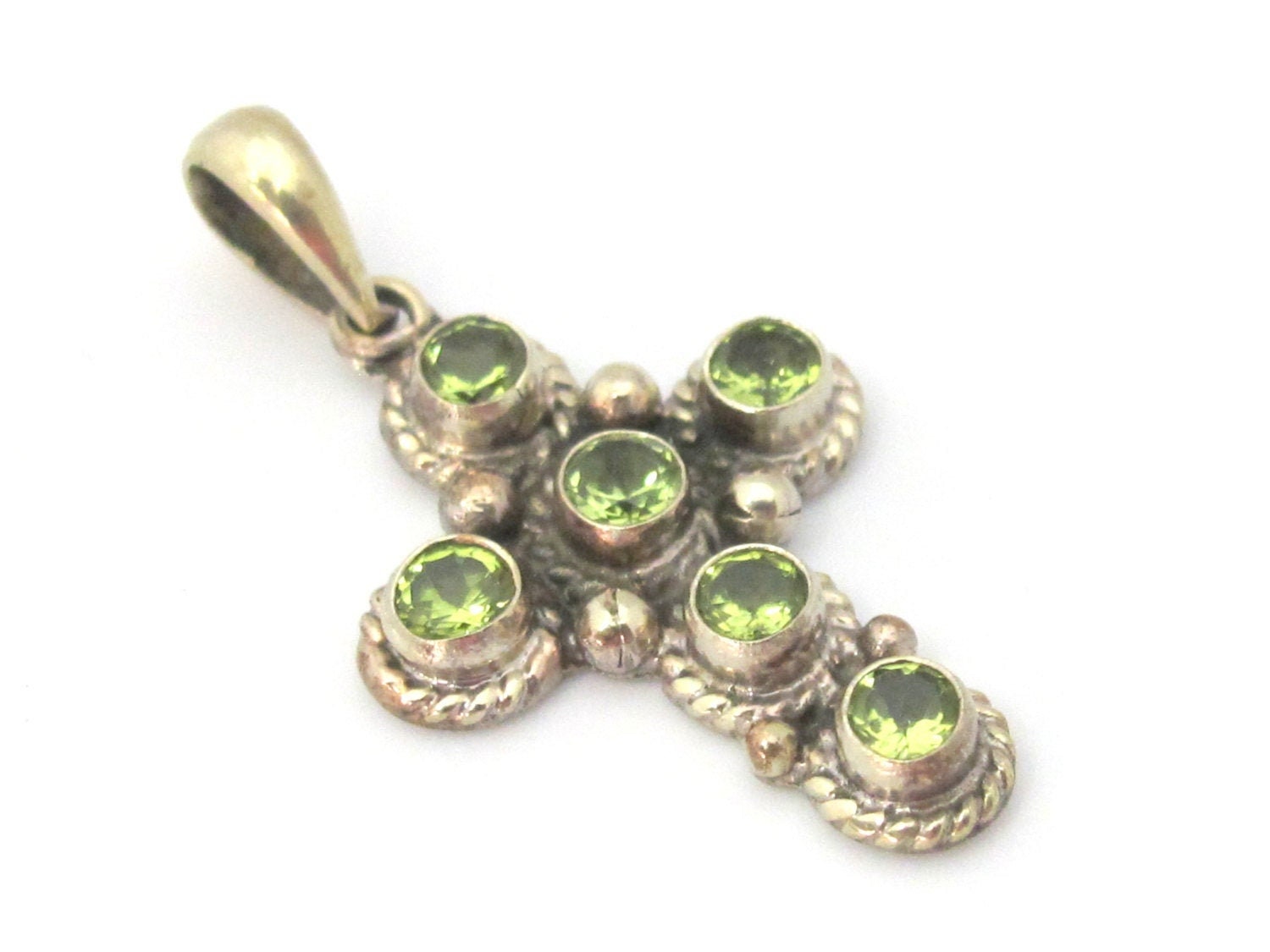 1 Pendant - Tibetan silver faceted green peridot gemstone cross pendant from Nepal - PM445A