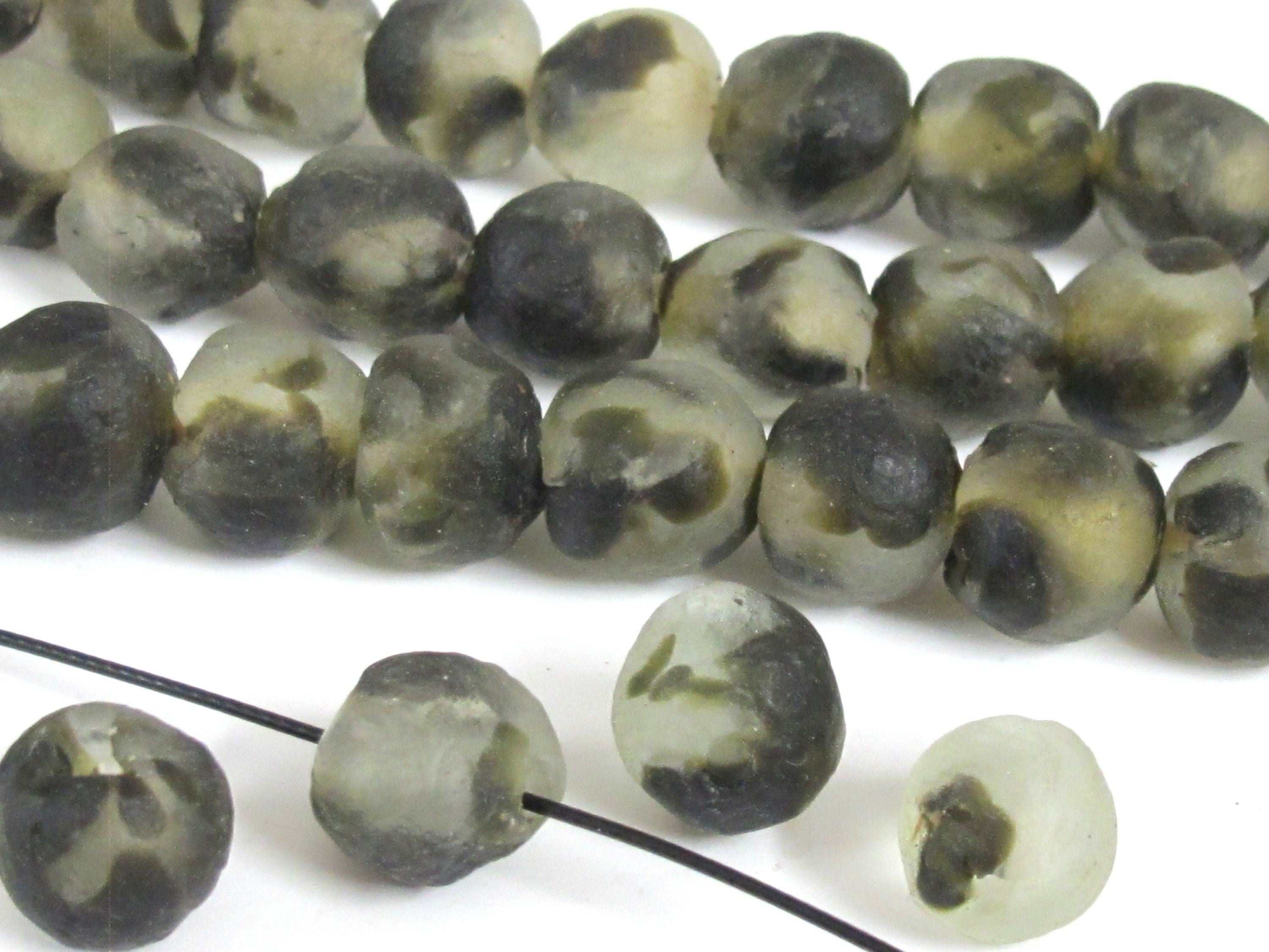 8 BEADS - Thick spotted recycled ethnic ghana recycled glass beads grey black white tone - AB011