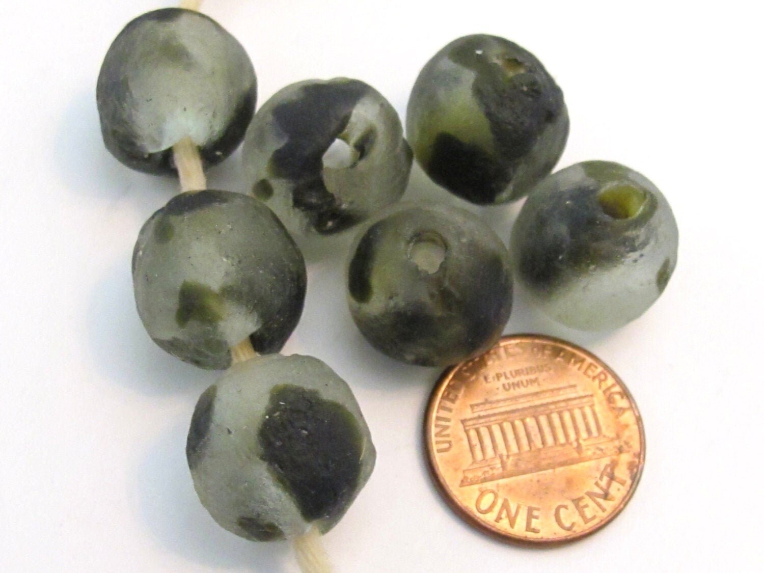 8 BEADS - Thick spotted recycled ethnic ghana recycled glass beads grey black white tone - AB011