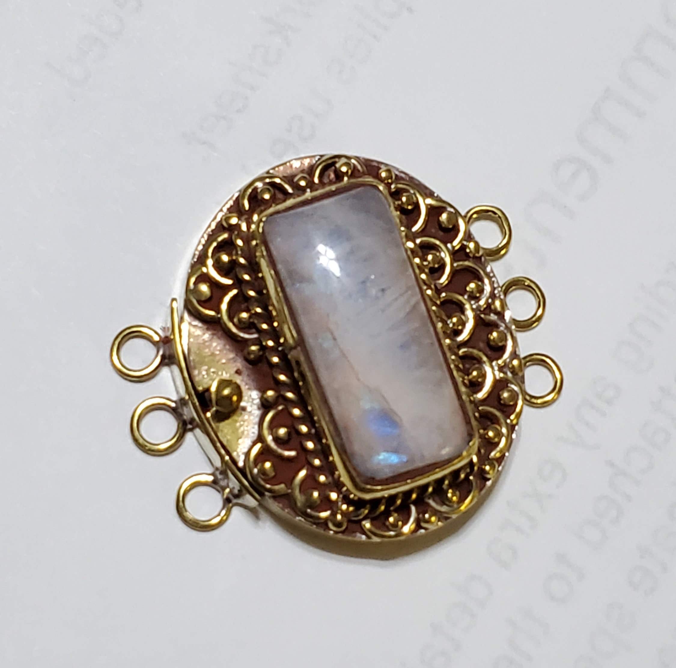 1 clasp - Beautiful oval shape ethnic Nepalese moonstone inlaid brass clasp pendant - PM369D