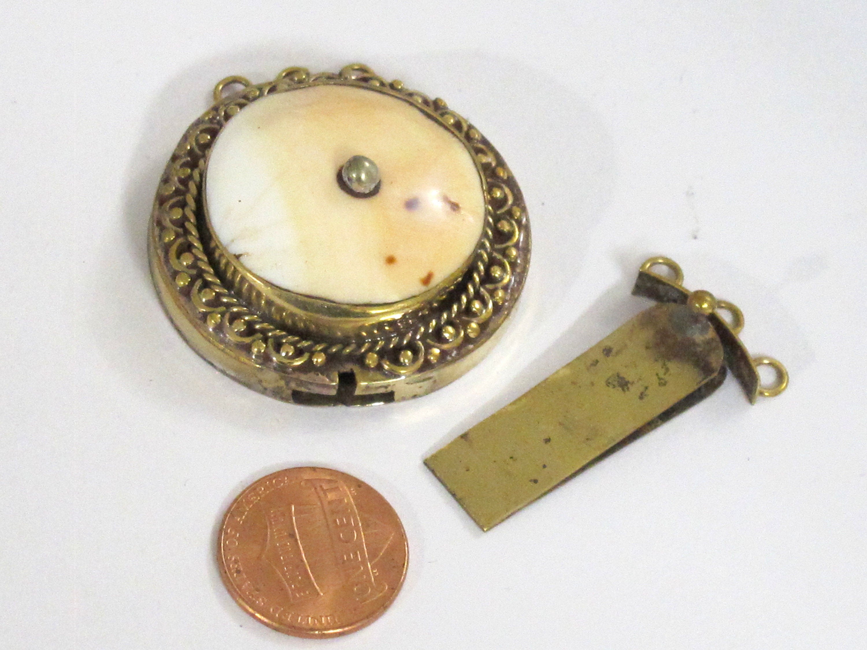 1 clasp - Large ethnic tribal Tibetan naga conch shell inlaid clasp pendant - PM369H