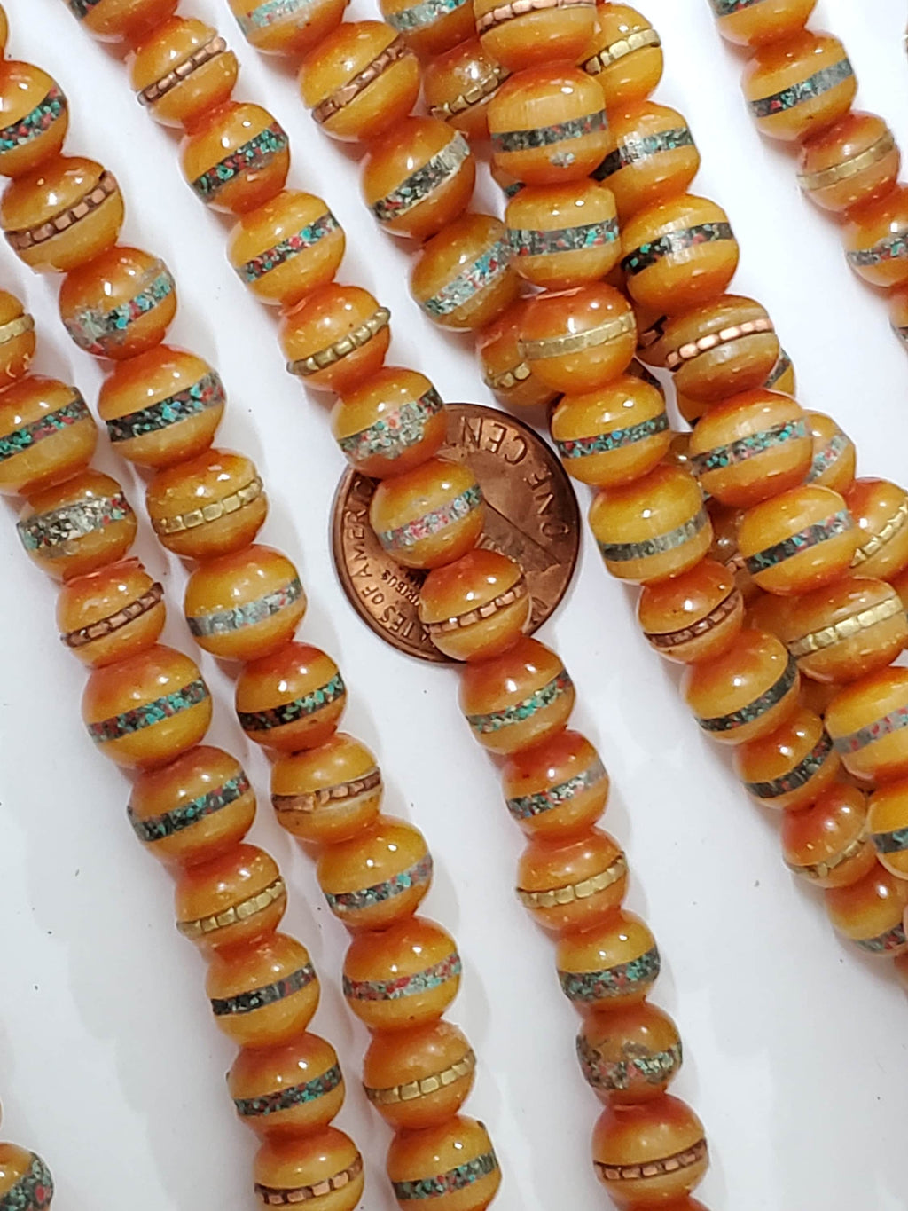 20 beads - 8 mm Tibetan honey yellow resin beads with brass turquoise inlay - Nepal beads - ML005K