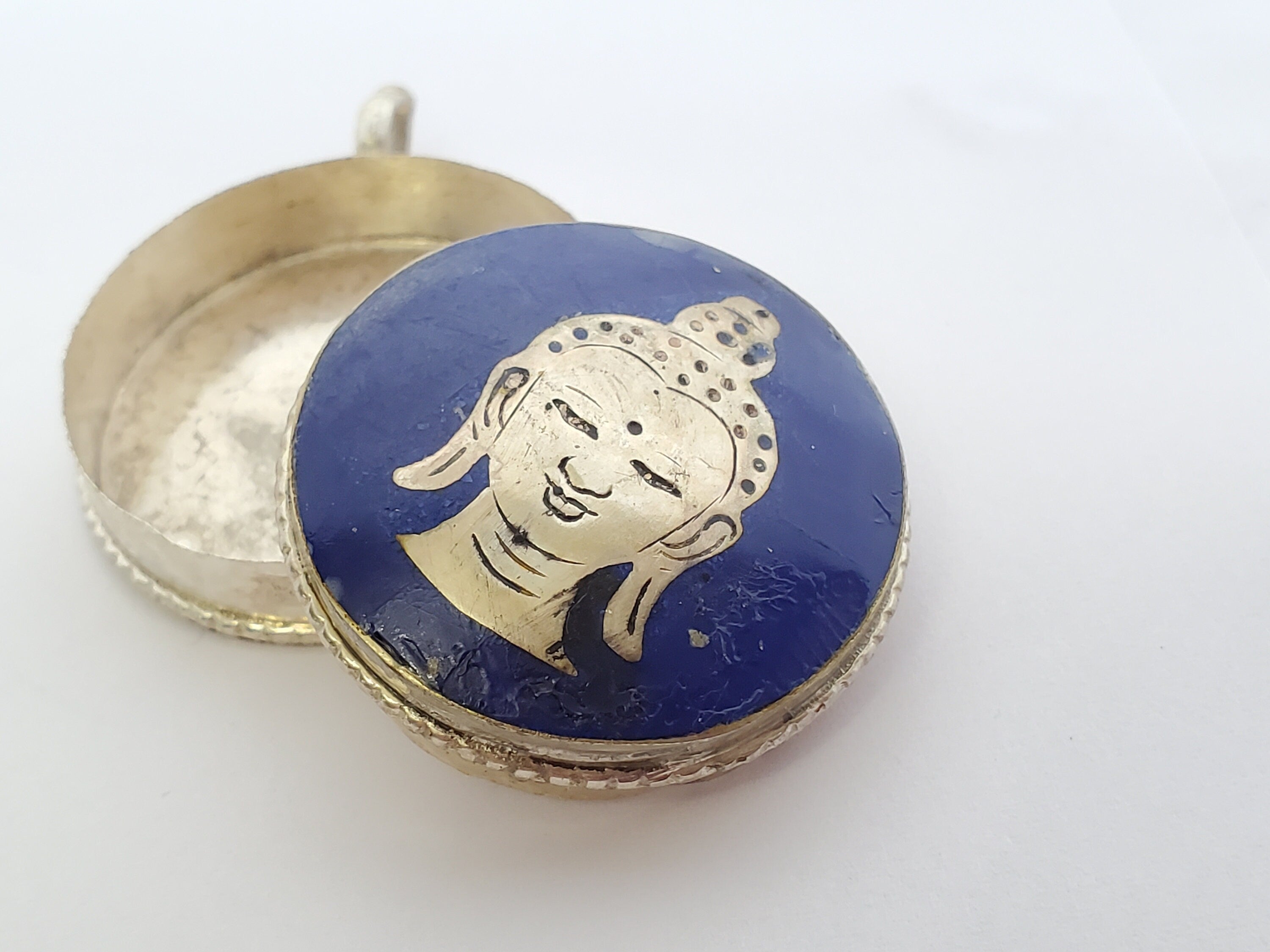 Beautiful Tibetan Buddha face Box Pendant - PM148c Nepalbeadshop
