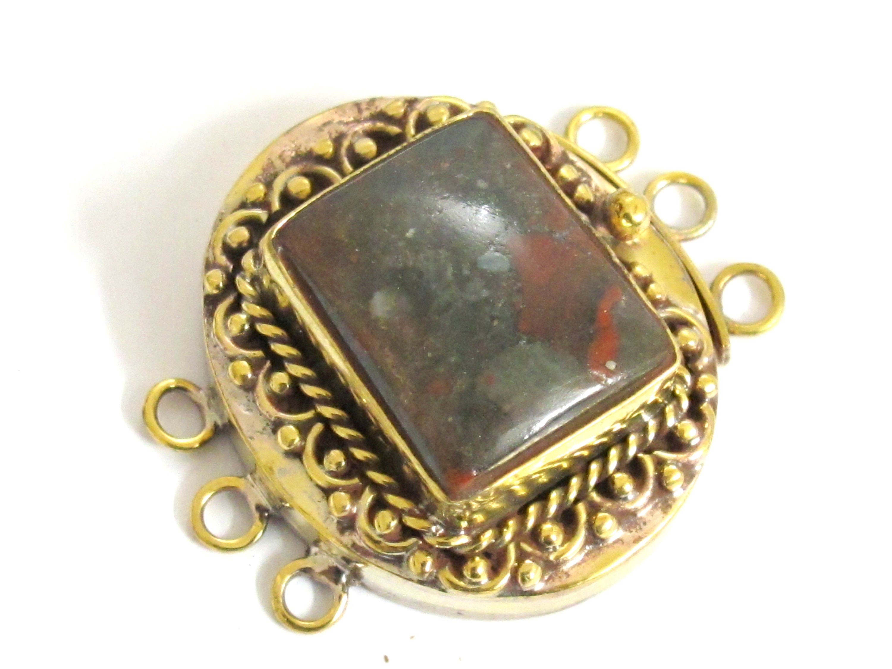 1 clasp - Beautiful oval shape ethnic Nepal bloodstone chalcedony inlaid brass clasp pendant - PM369K