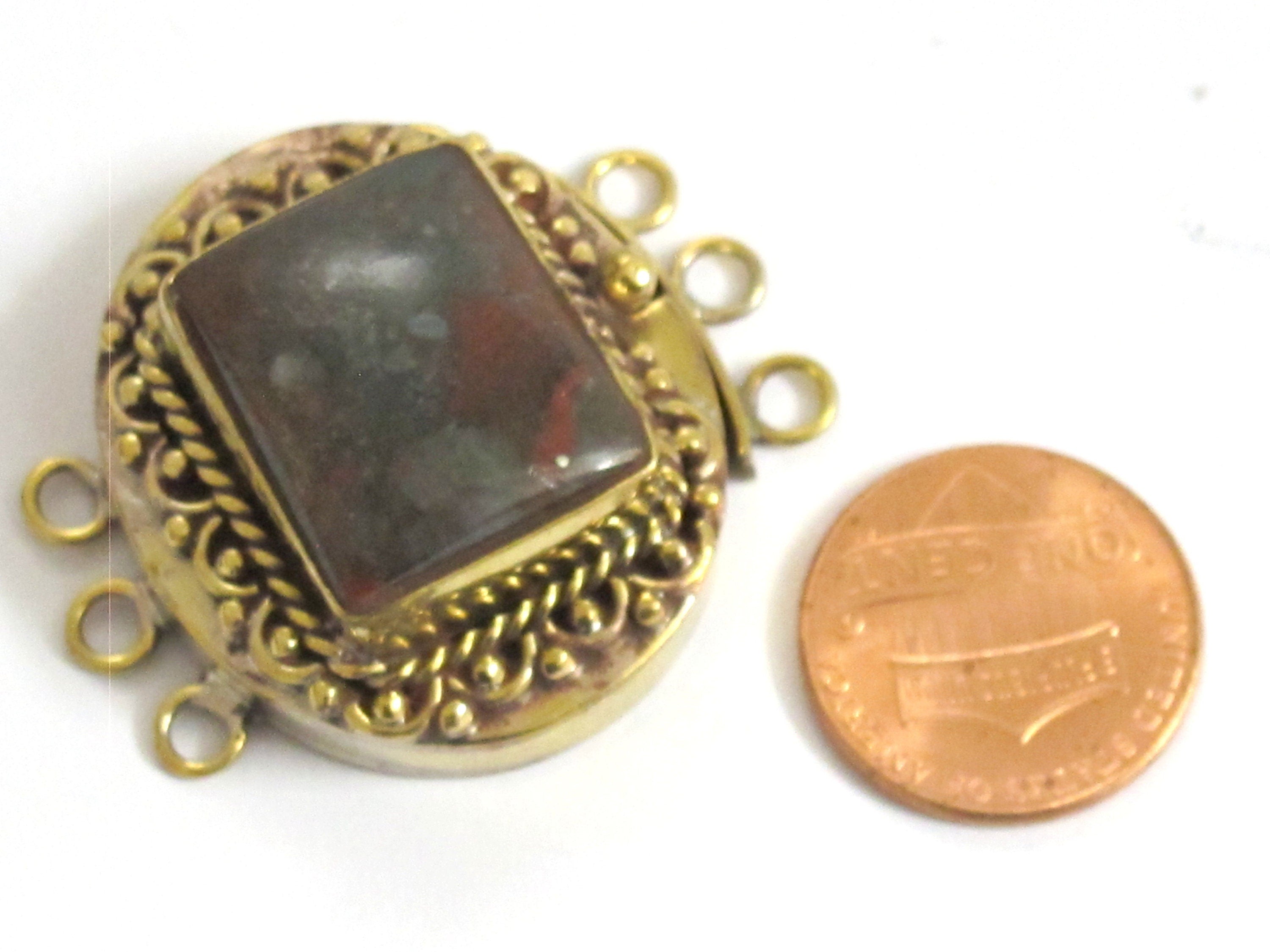1 clasp - Beautiful oval shape ethnic Nepal bloodstone chalcedony inlaid brass clasp pendant - PM369K