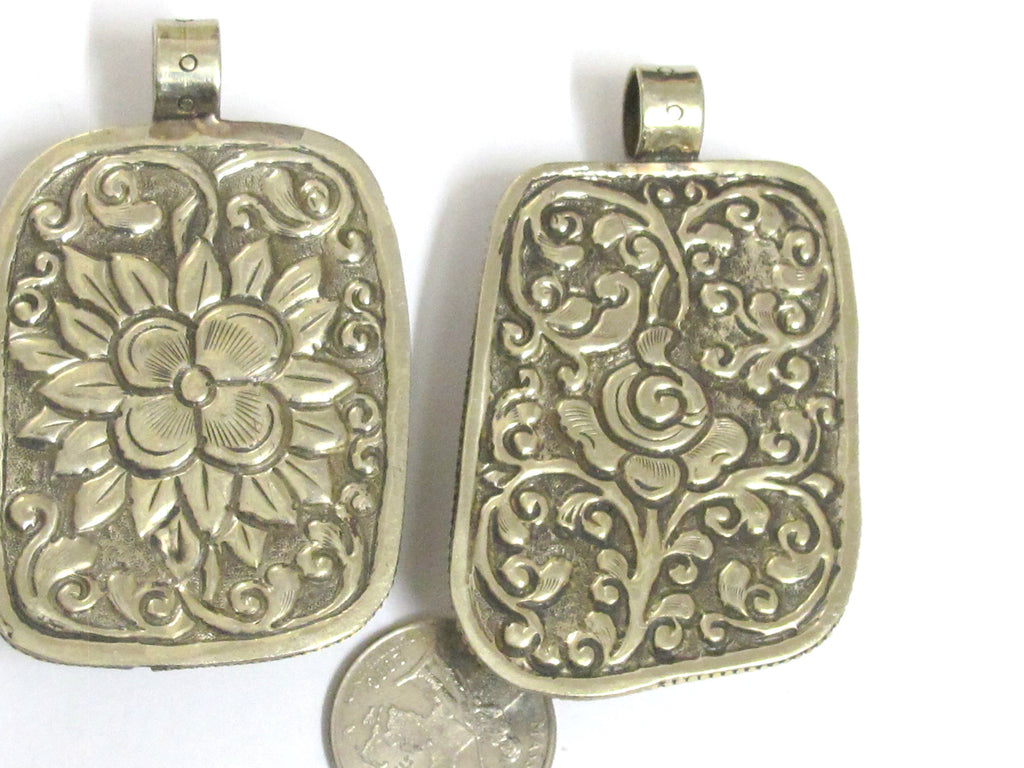 1 Pendant - Large Ethnic Tibetan carved recycled cattle bone frog design pendant with flower carving on reverse side - PB001D