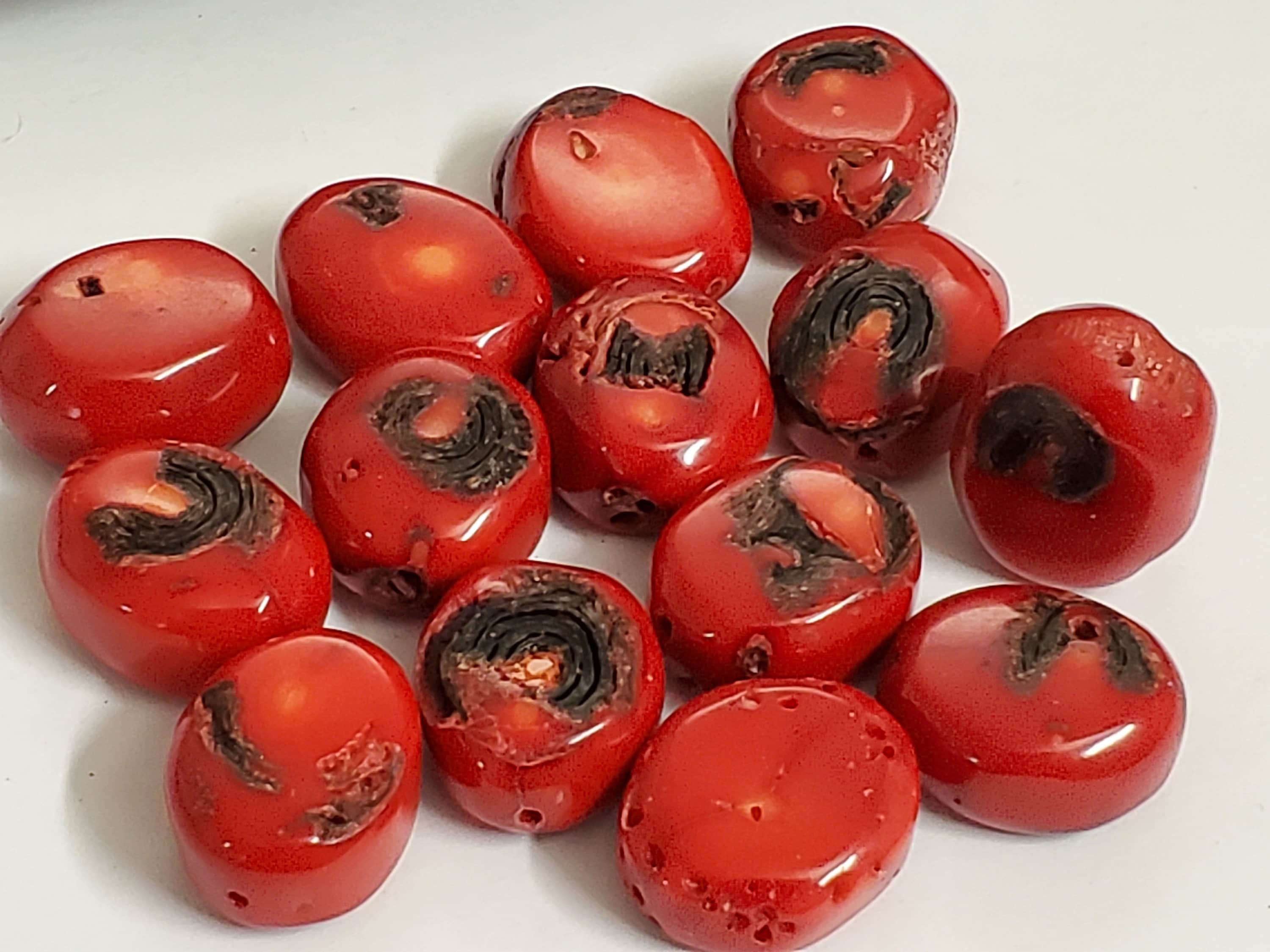 6 Beads - Dyed Red color bamboo beads - GM032Y