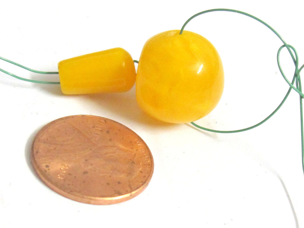 3 Guru Beads - 16 mm Tibetan yellow resin Guru bead with column bead T drilled bead t hole mala making bead Nepal - GB074