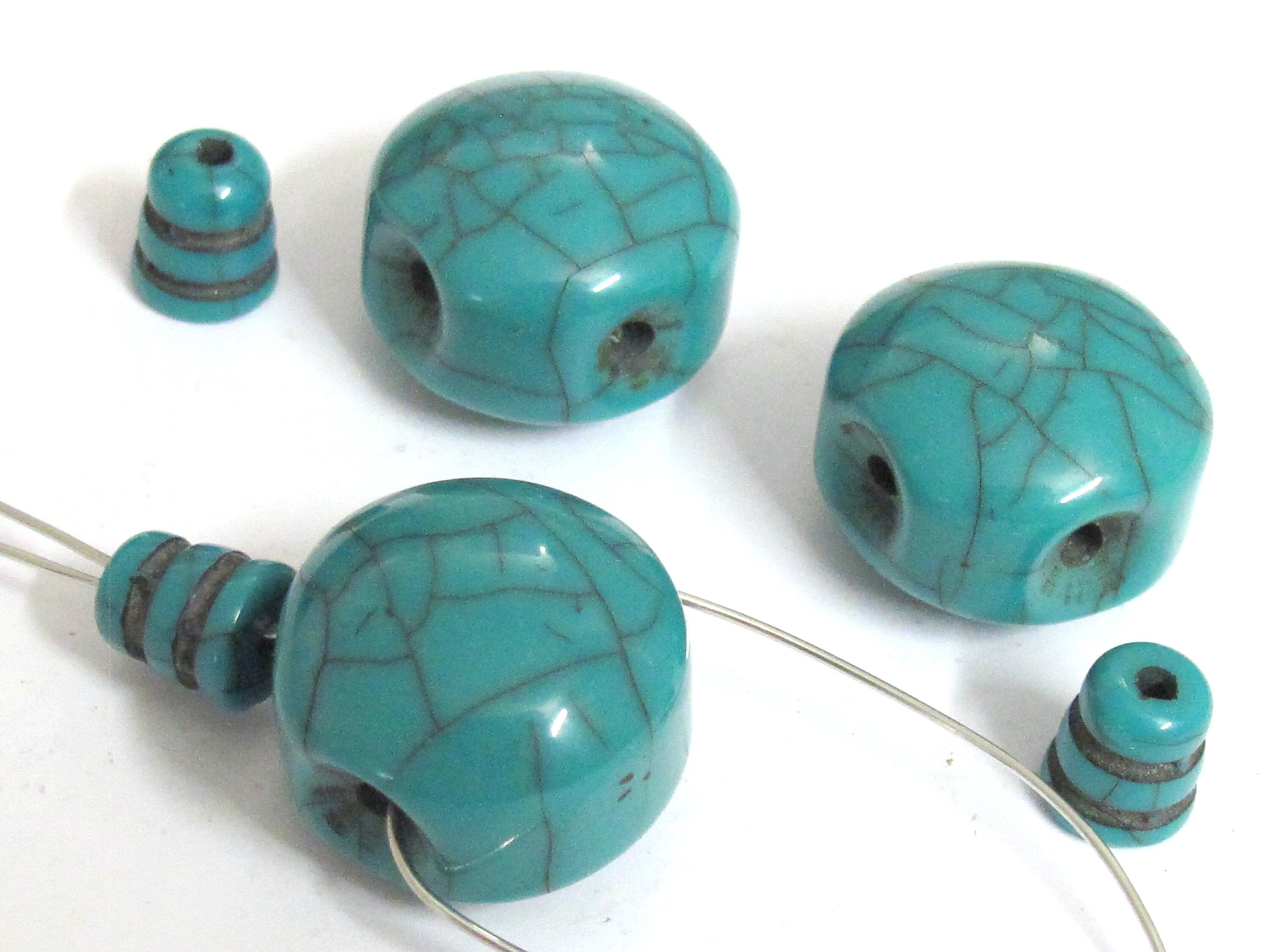 1 Guru Bead - Tibetan crackle resin Guru bead with column bead T drilled bead t hole mala making bead Nepal - GB075B
