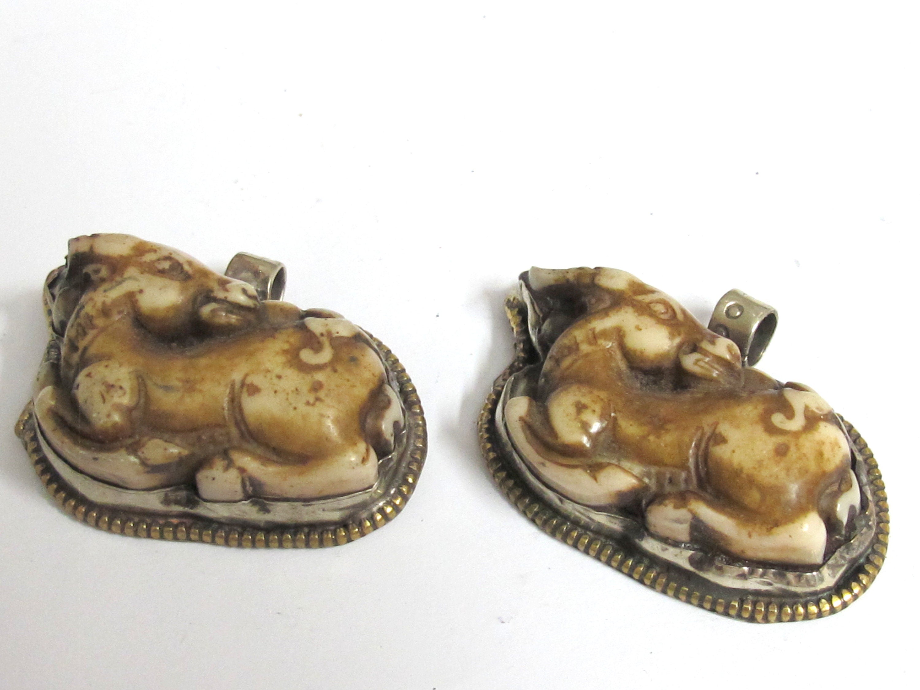 1 Pendant - Carved upcycled cattle bone animal horse shape pendant with floral carving on reverse side handcrafted Nepal - PB009E