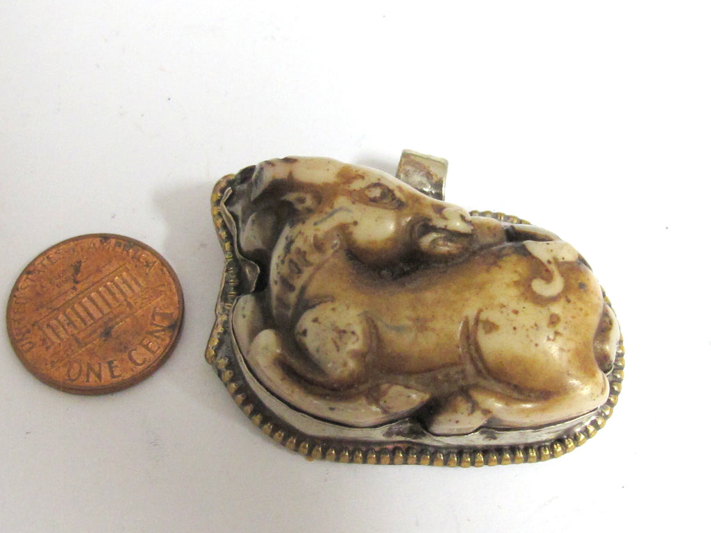 1 Pendant - Carved upcycled cattle bone animal horse shape pendant with floral carving on reverse side handcrafted Nepal - PB009E