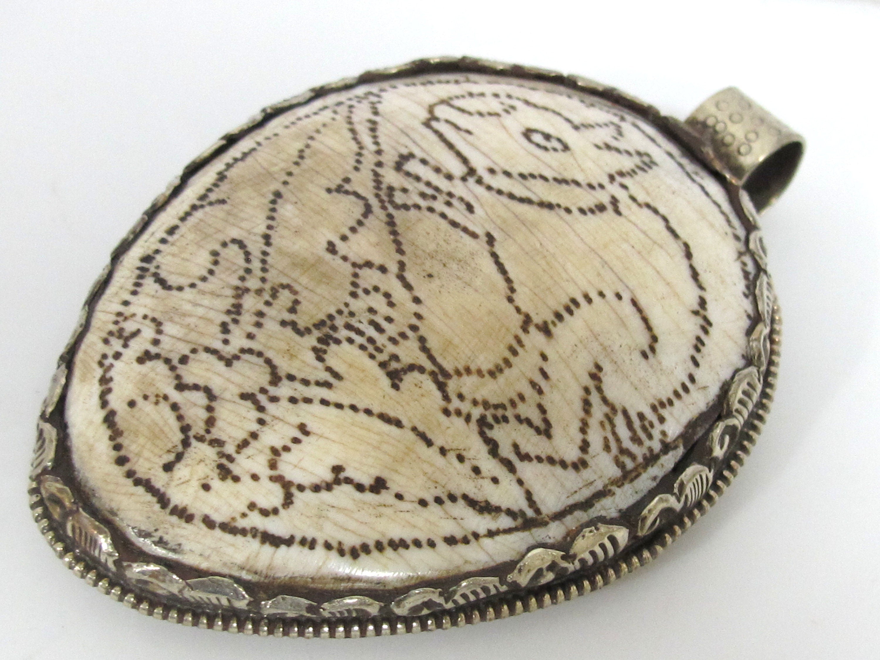 OOAK unique Ethnic Rustic large size naga conch shell hand carved tribal rabbit animal design pendant reverse side fish carving - PM406YA