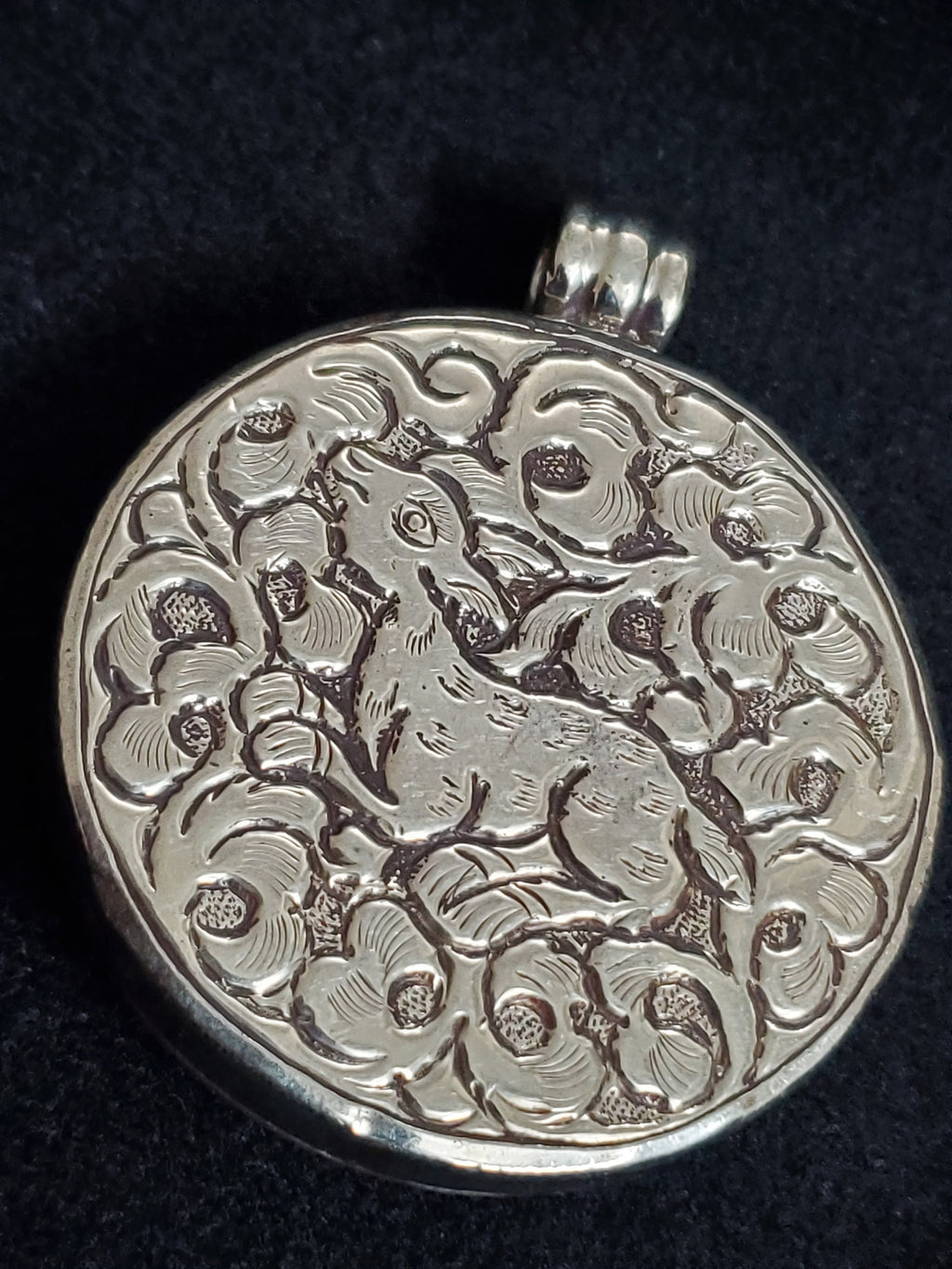 OOAK - Tibetan dragon and deer design ethnic naga conch shell Reversible pendant - PM199B