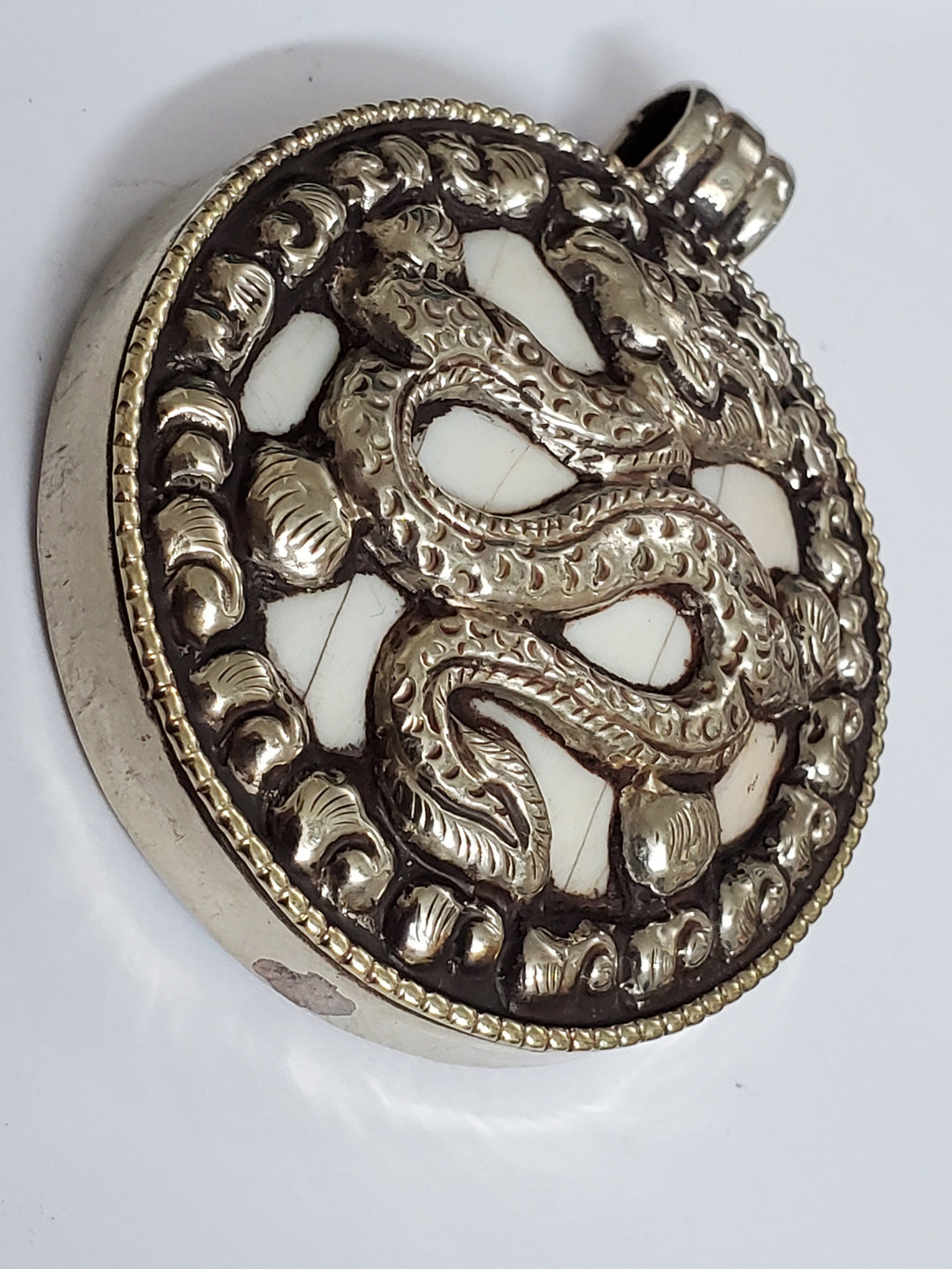OOAK - Tibetan dragon and deer design ethnic naga conch shell Reversible pendant - PM199B