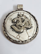 1 pendant - Ethnic tribal Tibetan om naga conch shell pendant Ohm Aum om mantra Nepal yoga meditation jewelry making - PM199D