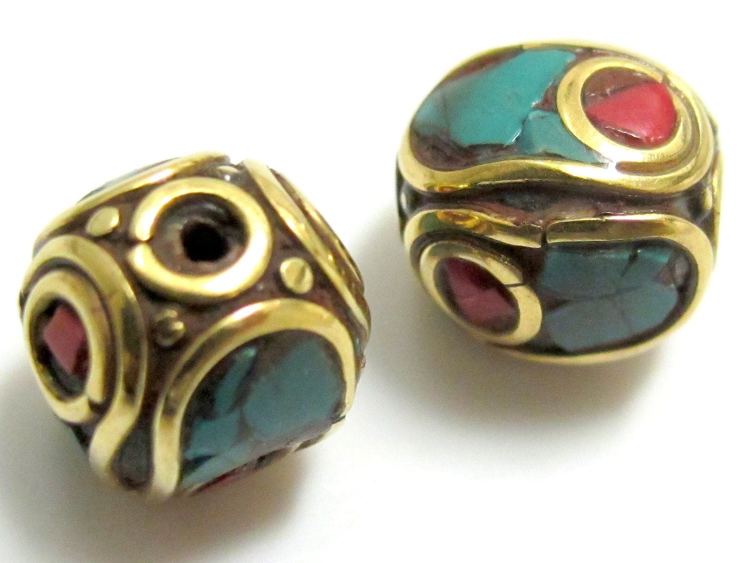 2 beads -Nepal bead tibetan focal bead brass bead - Oval shape brass beads from Nepal with turquoise inlay - BD151