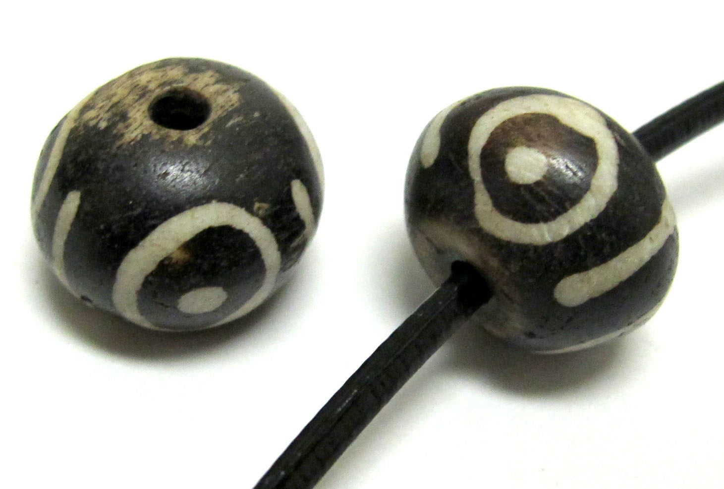 Old carved cattle bone beads eye circles design beads - 6 beads set - BD219